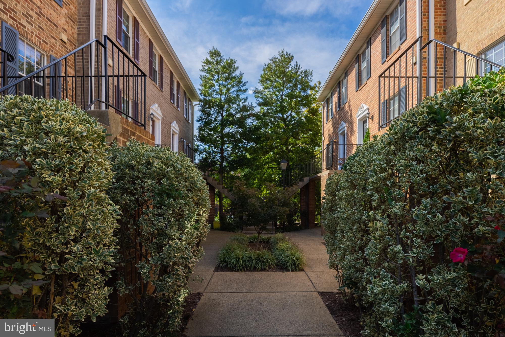 WESTHAMPTON MEWS - Residential Lease
