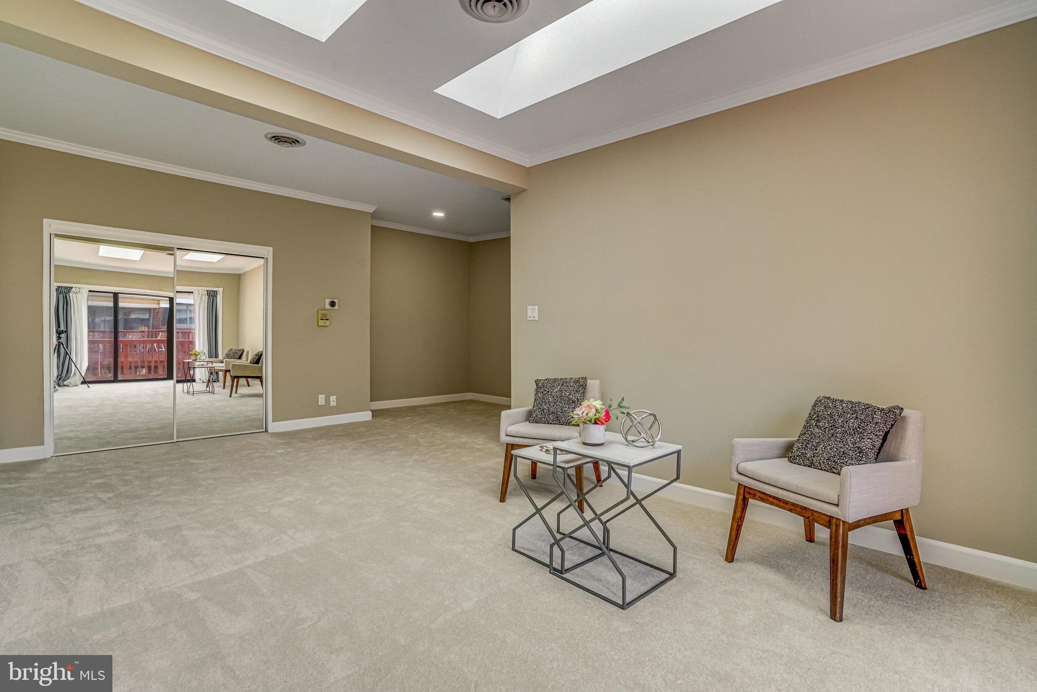 208 SKYHILL ROAD 10