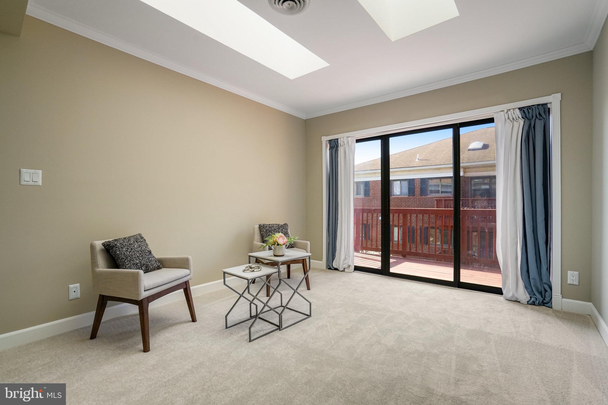 208 SKYHILL ROAD 10