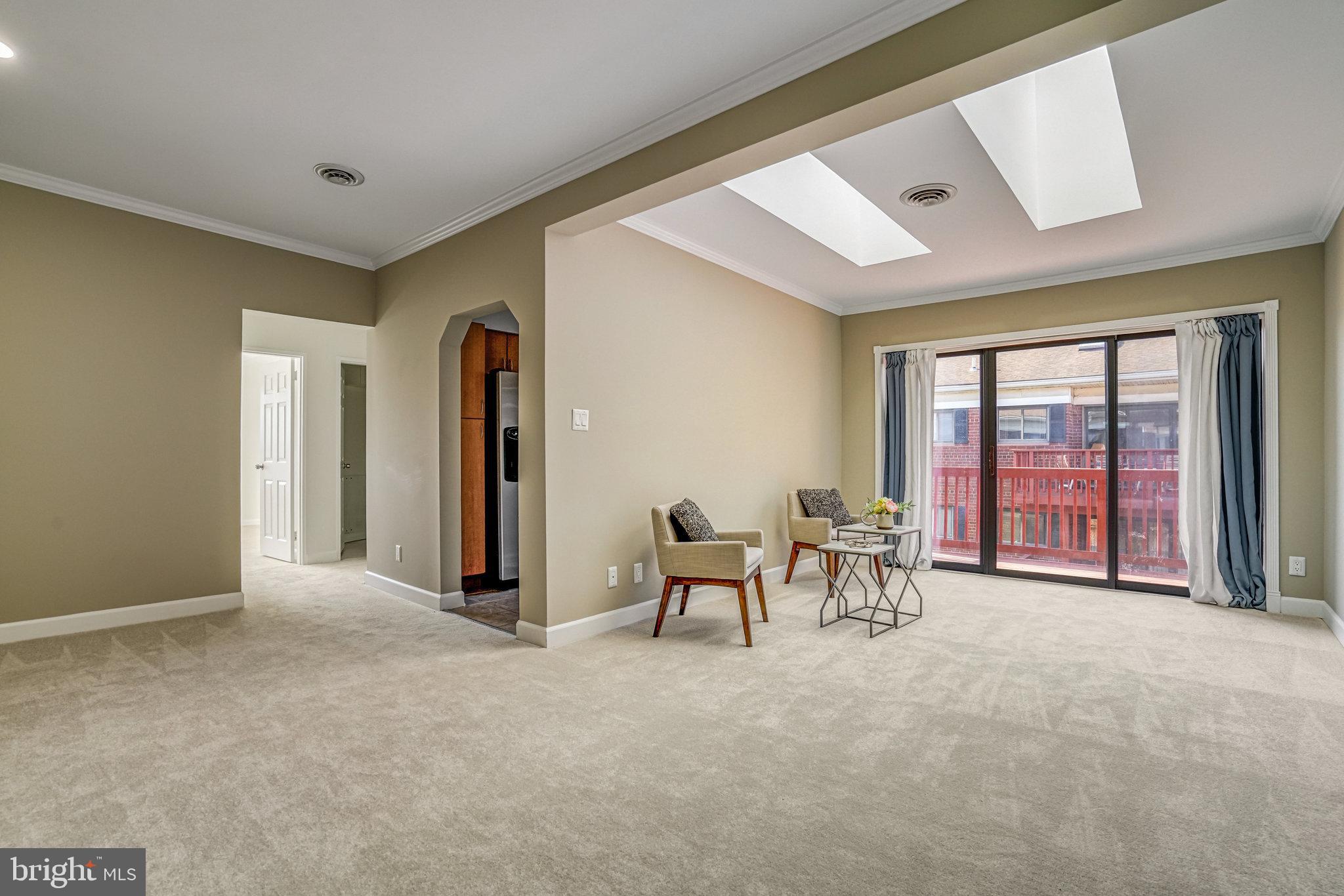 208 SKYHILL ROAD 10