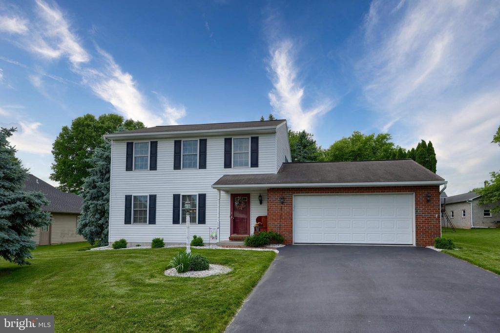 Photo of 118 Queen Annes Way, Ephrata, PA 17522 (MLS # PALA2051458)