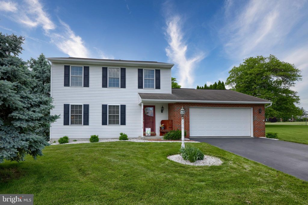 Photo of 118 Queen Annes Way, Ephrata, PA 17522 (MLS # PALA2051458)