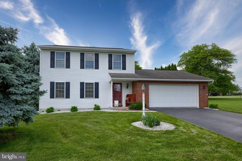 Photo of 118 Queen Annes Way, Ephrata, PA 17522 (MLS # PALA2051458)