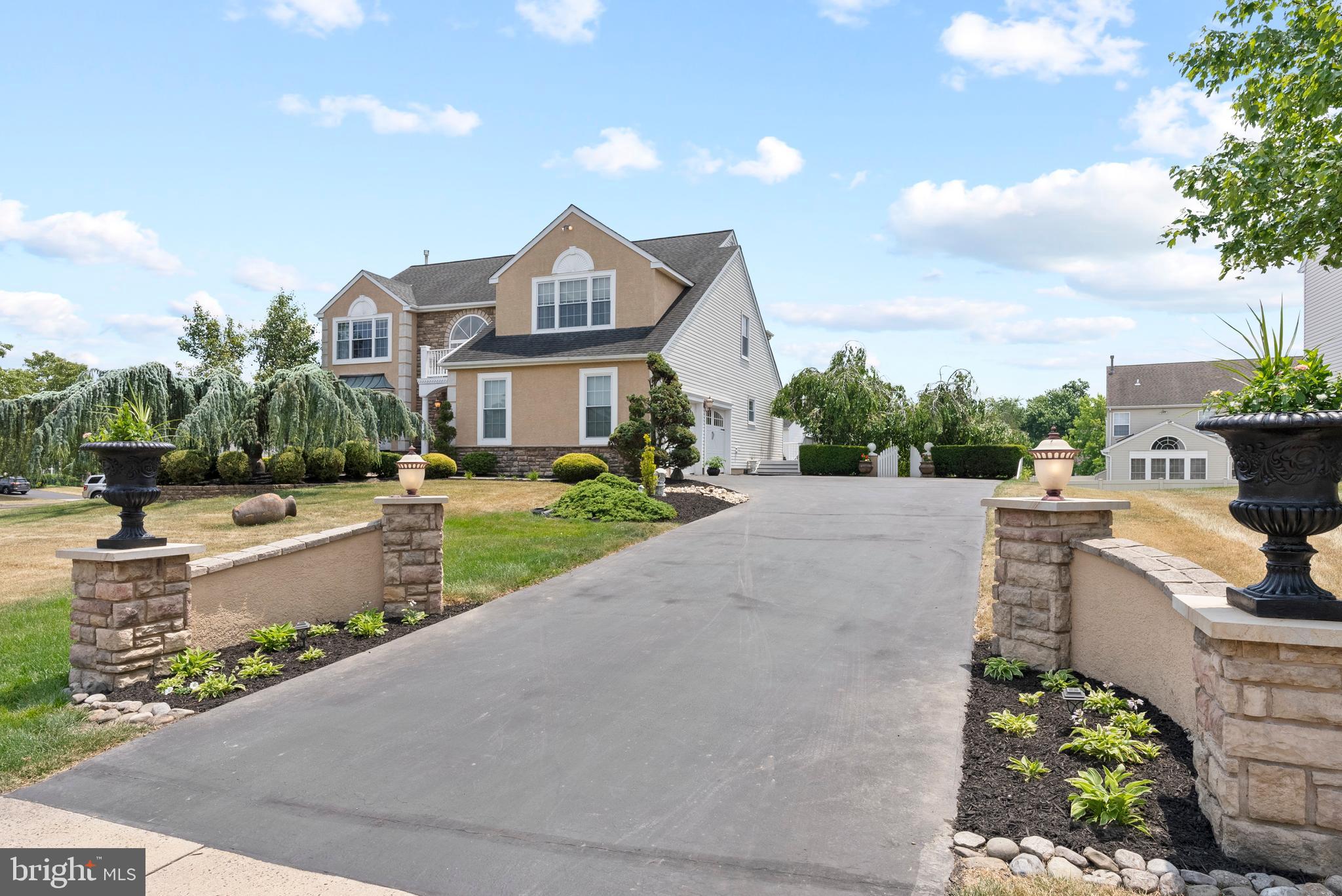 MONTGOMERY OAKS - Residential