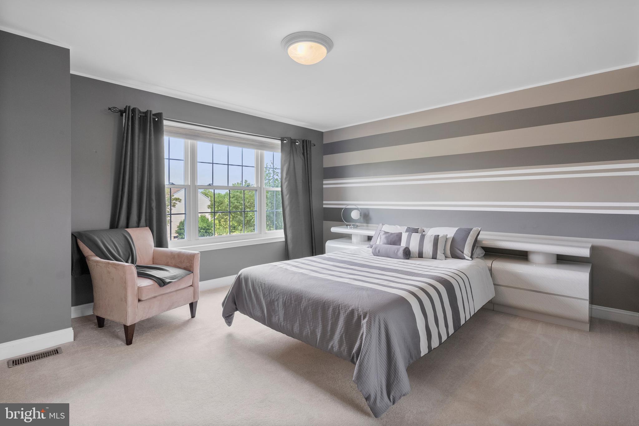 MONTGOMERY OAKS - Residential