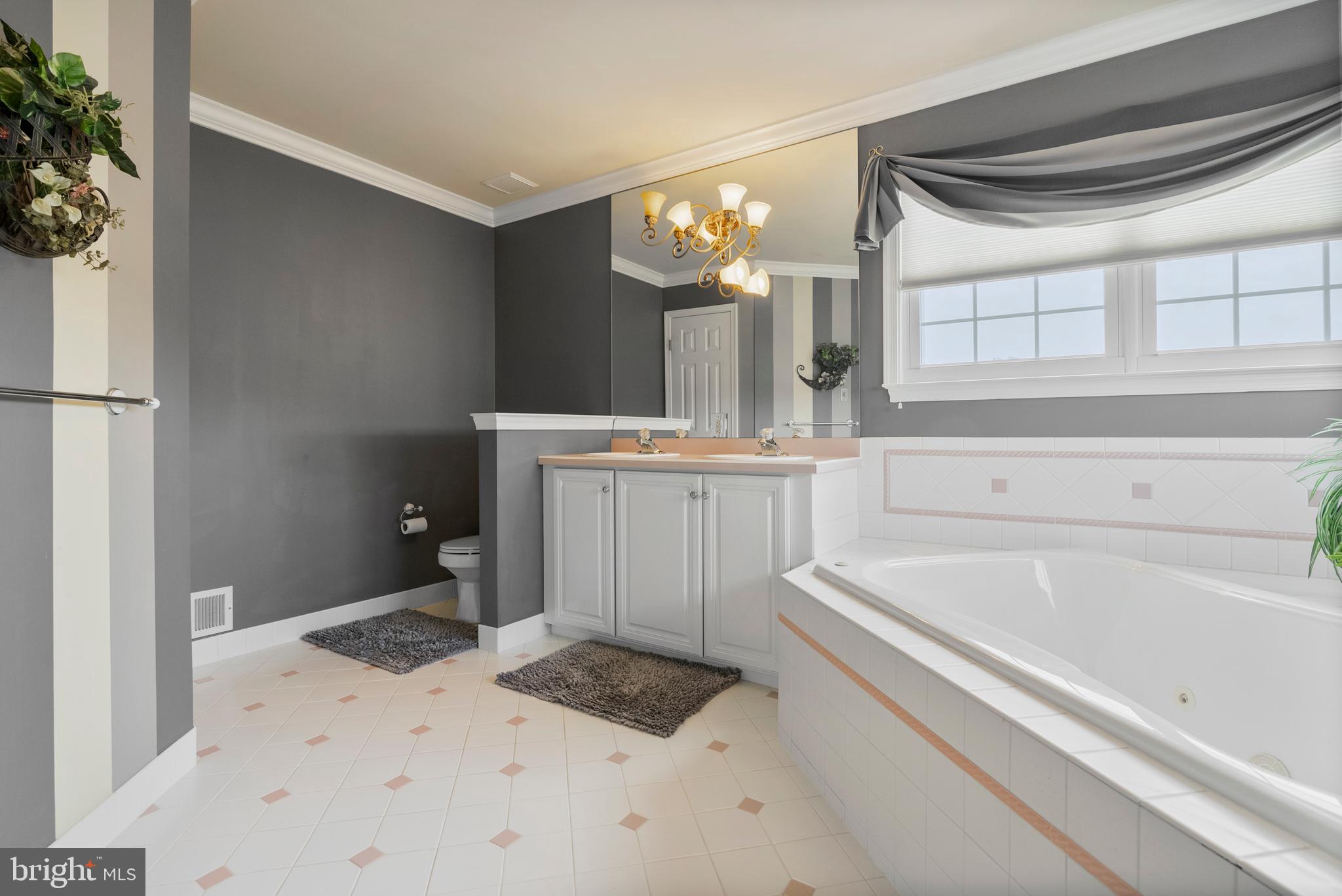 MONTGOMERY OAKS - Residential