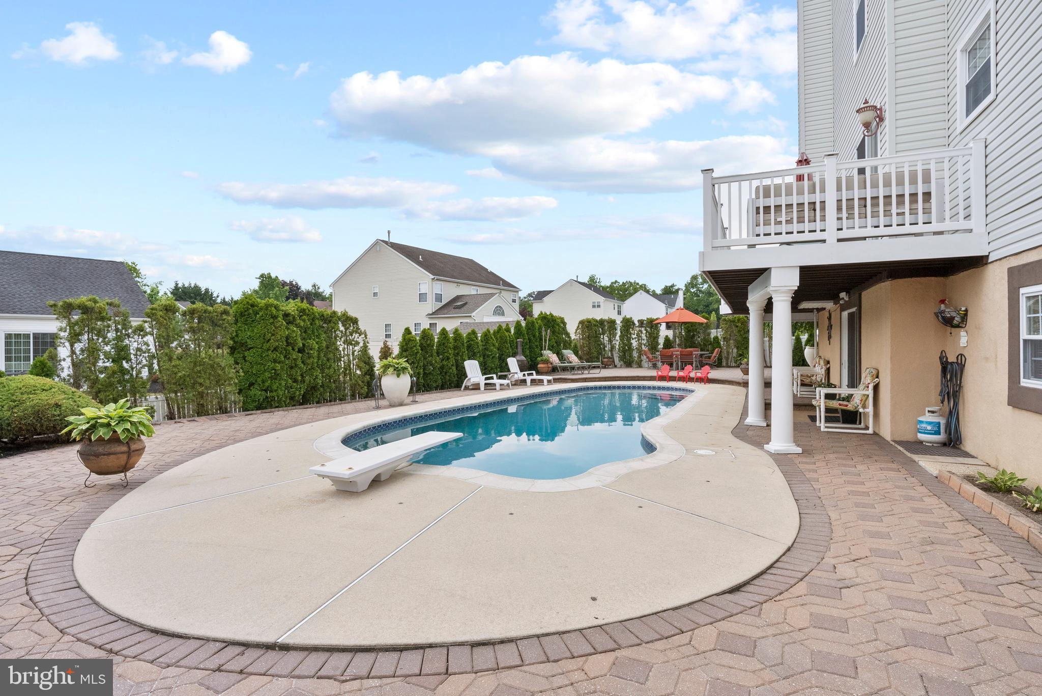 MONTGOMERY OAKS - Residential