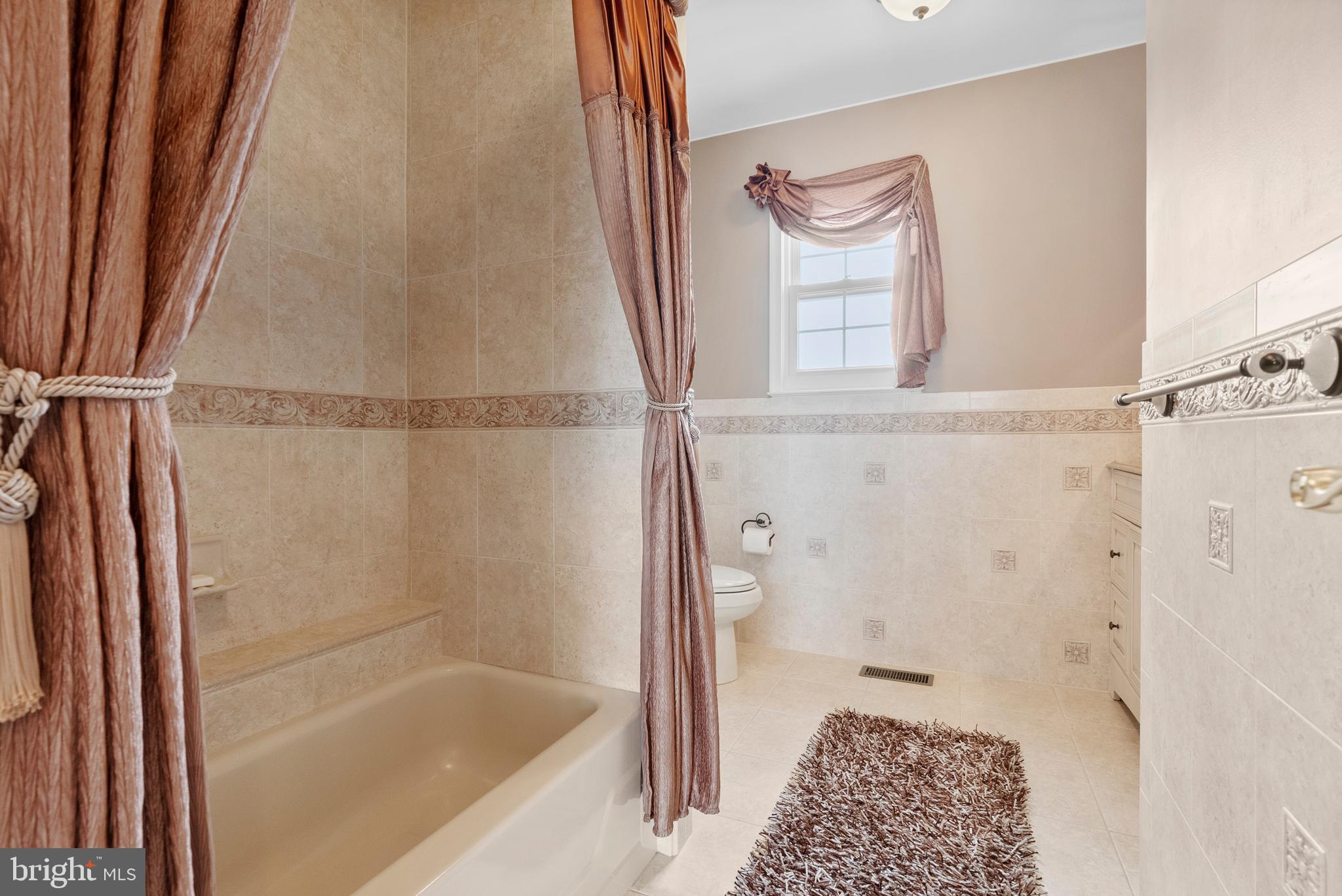 MONTGOMERY OAKS - Residential