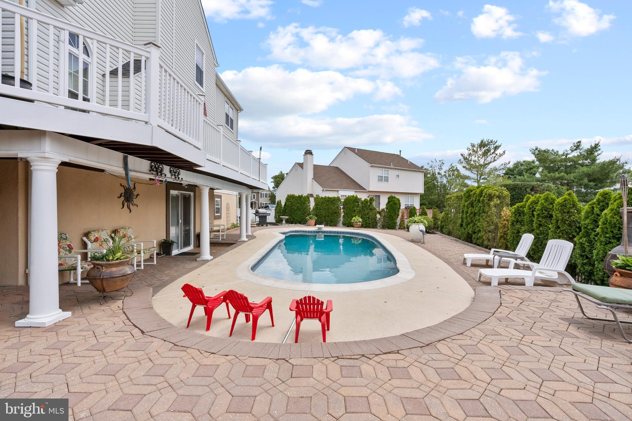 MONTGOMERY OAKS - Residential