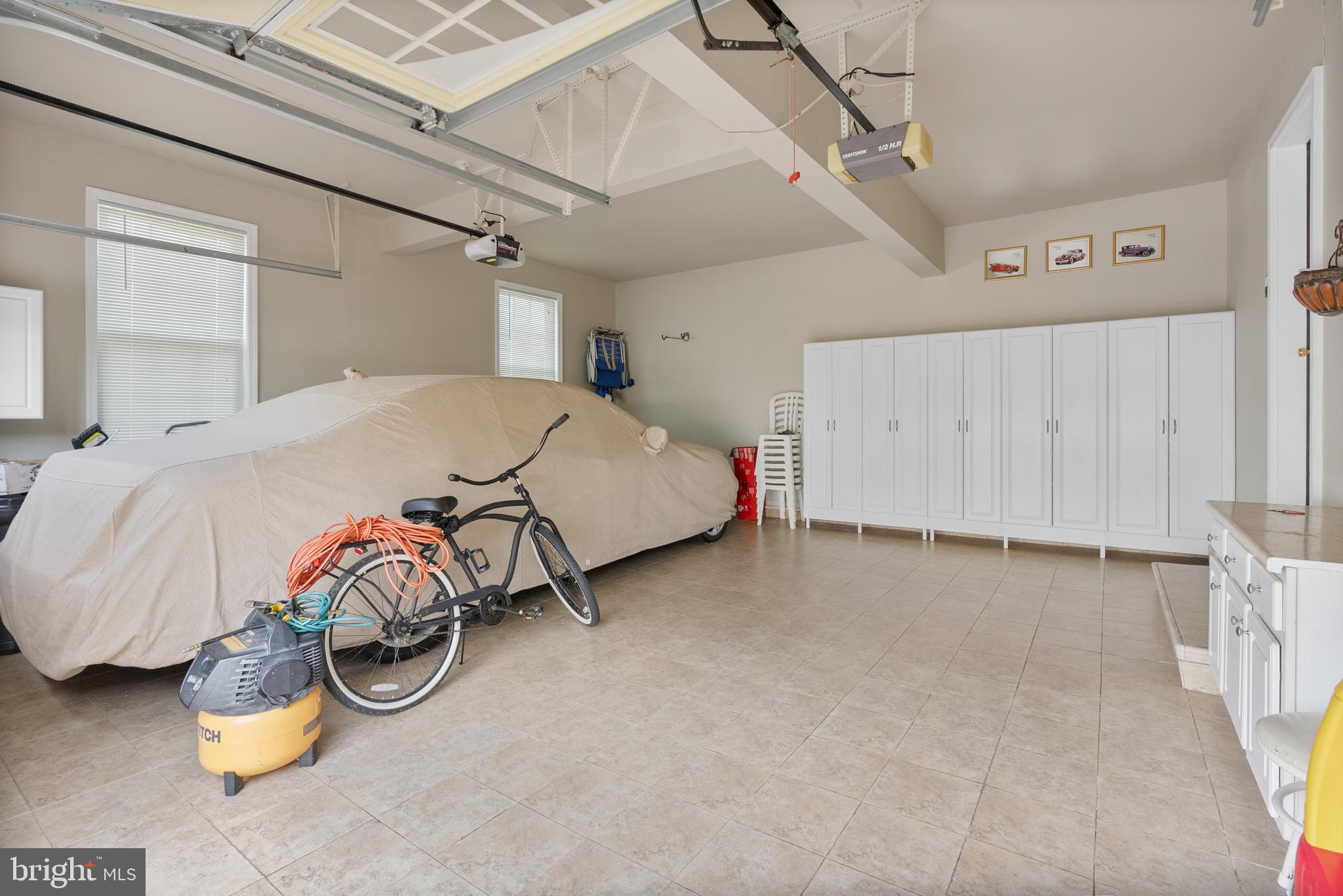 MONTGOMERY OAKS - Residential