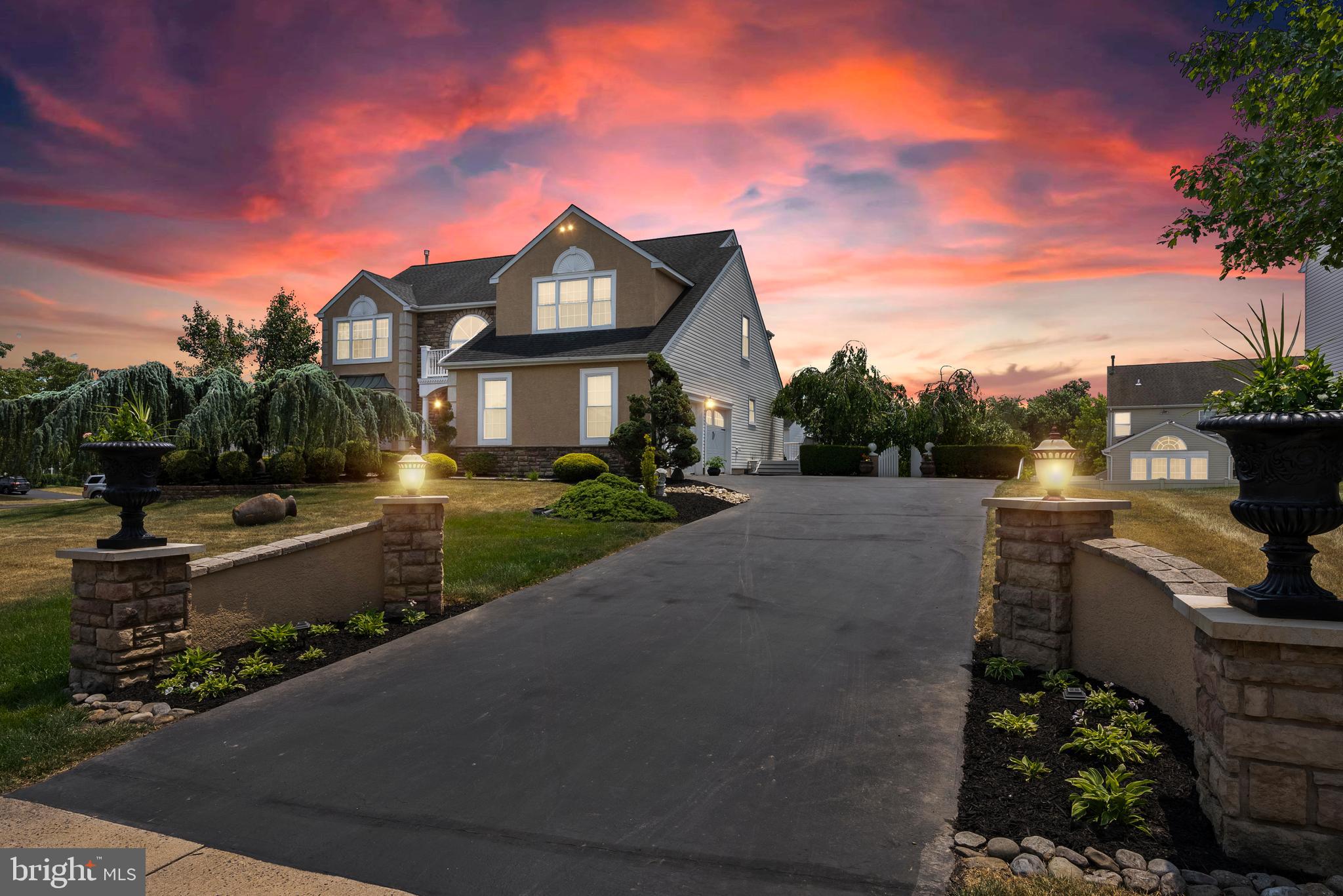 MONTGOMERY OAKS - Residential