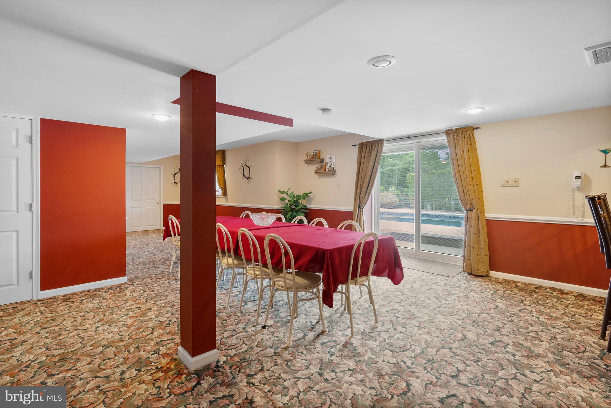 MONTGOMERY OAKS - Residential