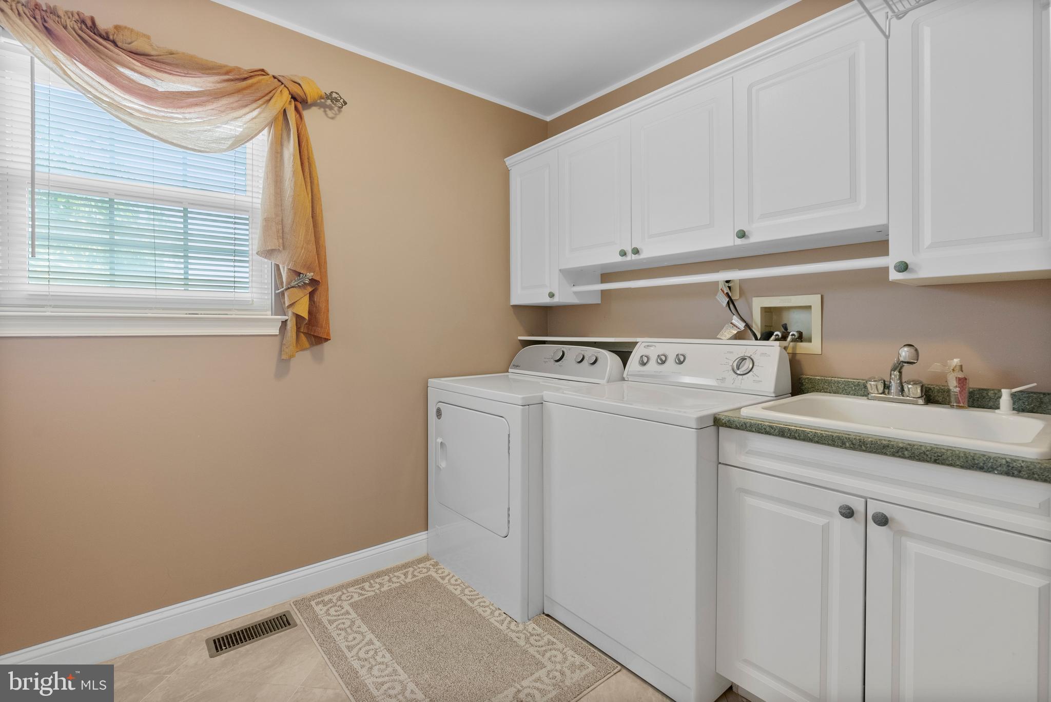 MONTGOMERY OAKS - Residential