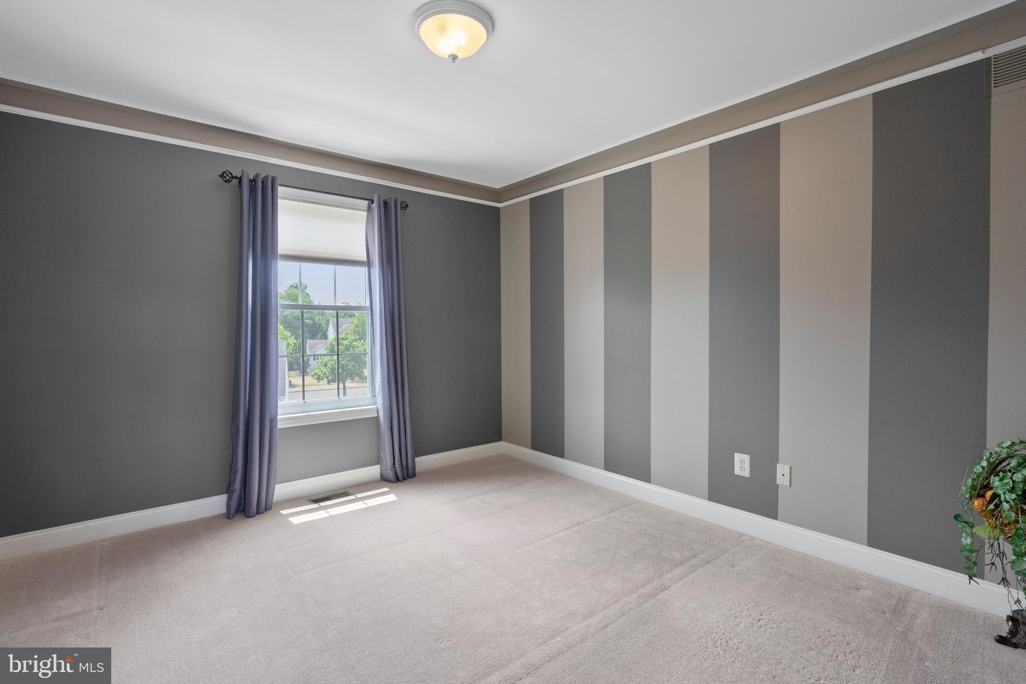 MONTGOMERY OAKS - Residential