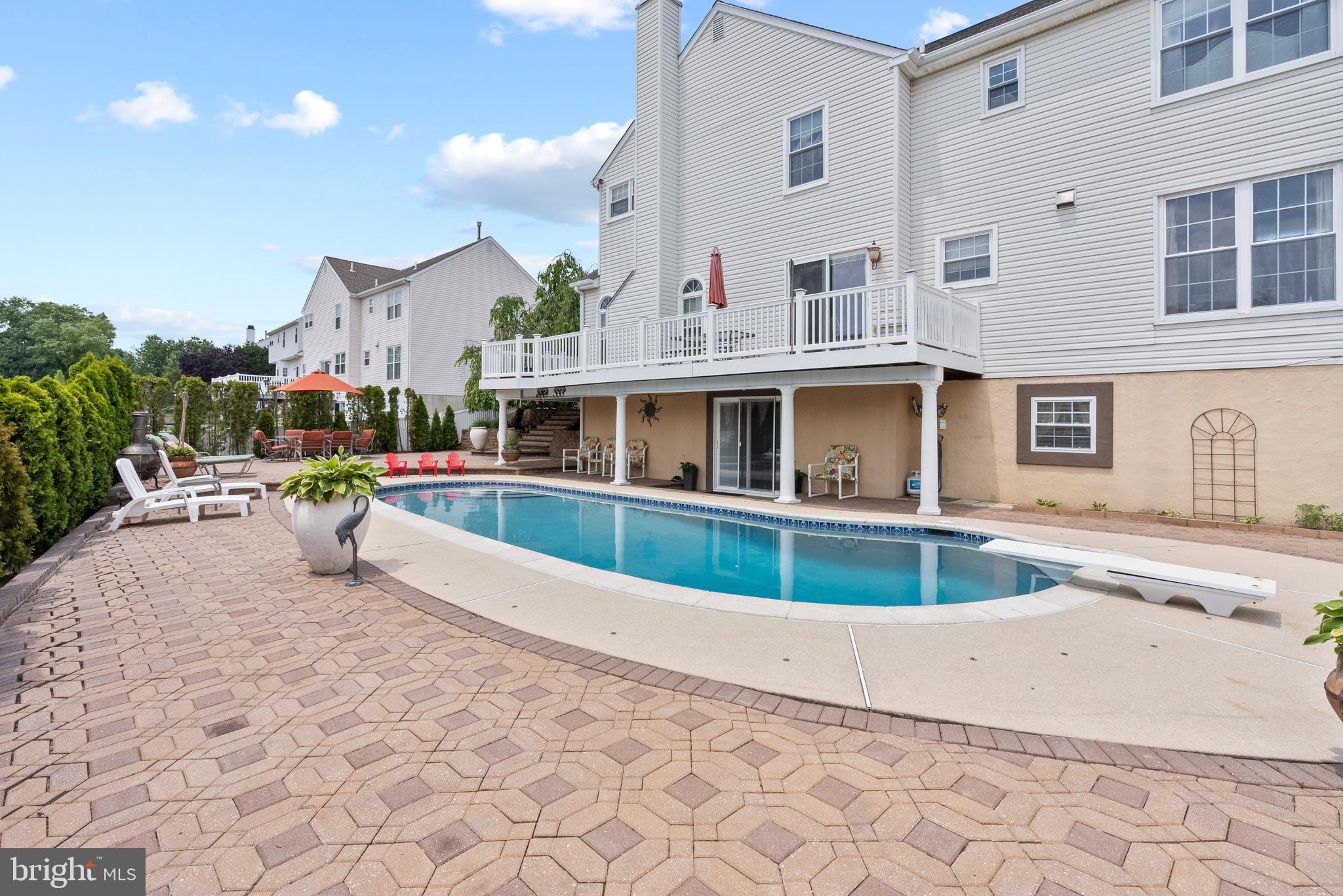 MONTGOMERY OAKS - Residential