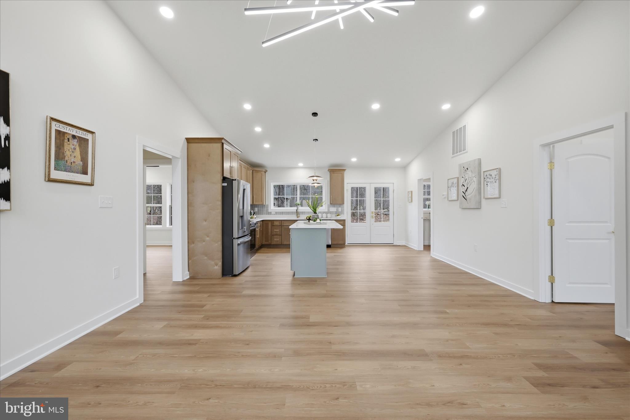 RIVER VIEW PARK - Residential