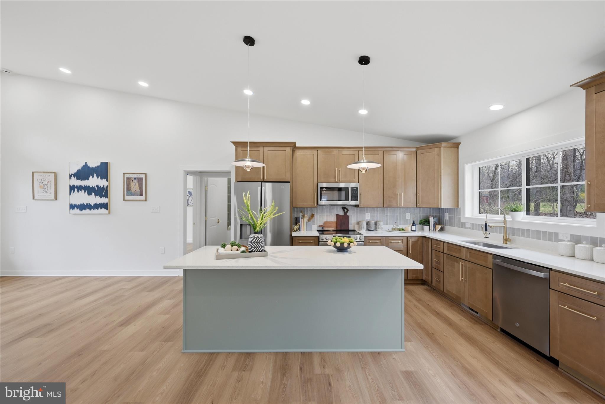 RIVER VIEW PARK - Residential