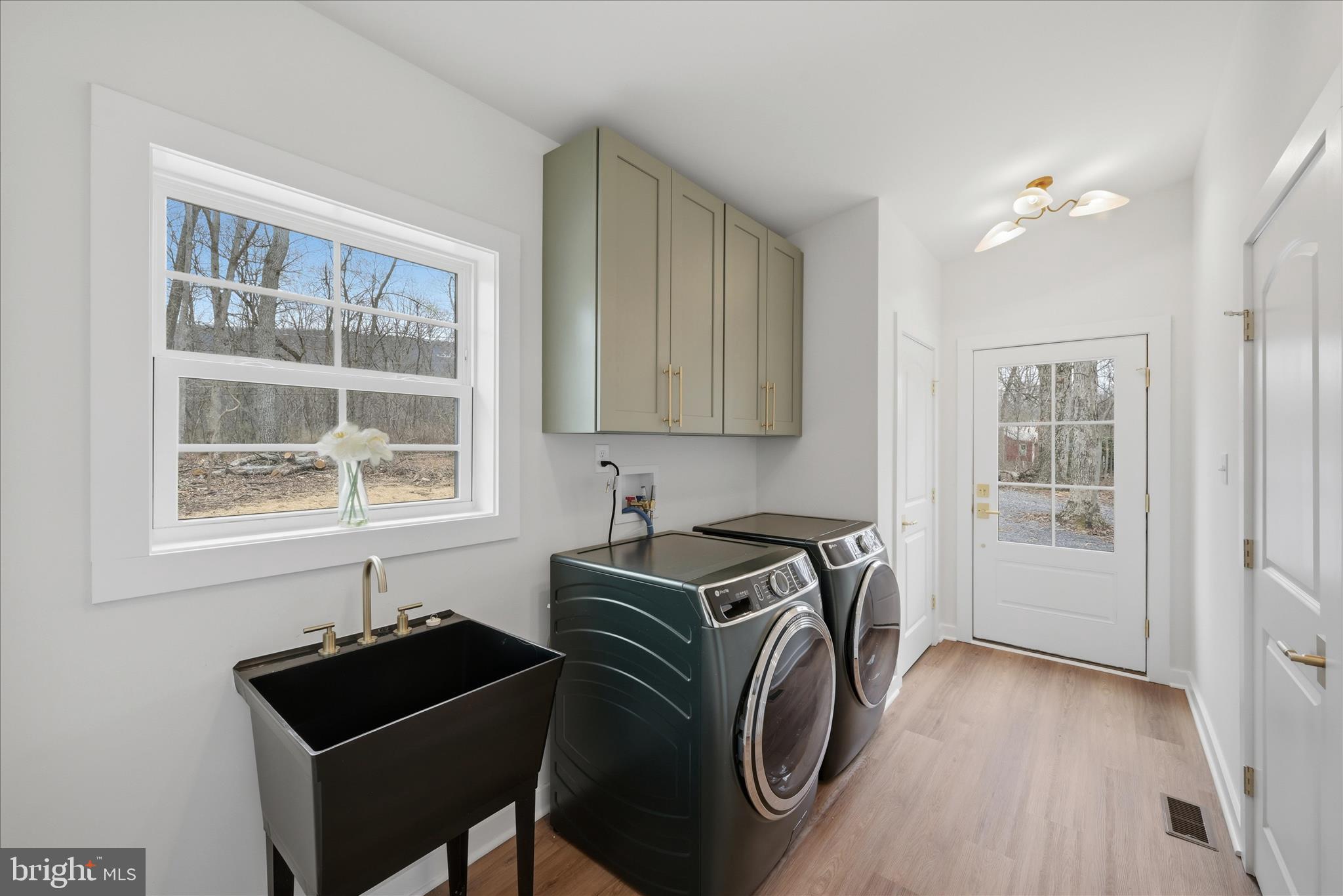 RIVER VIEW PARK - Residential