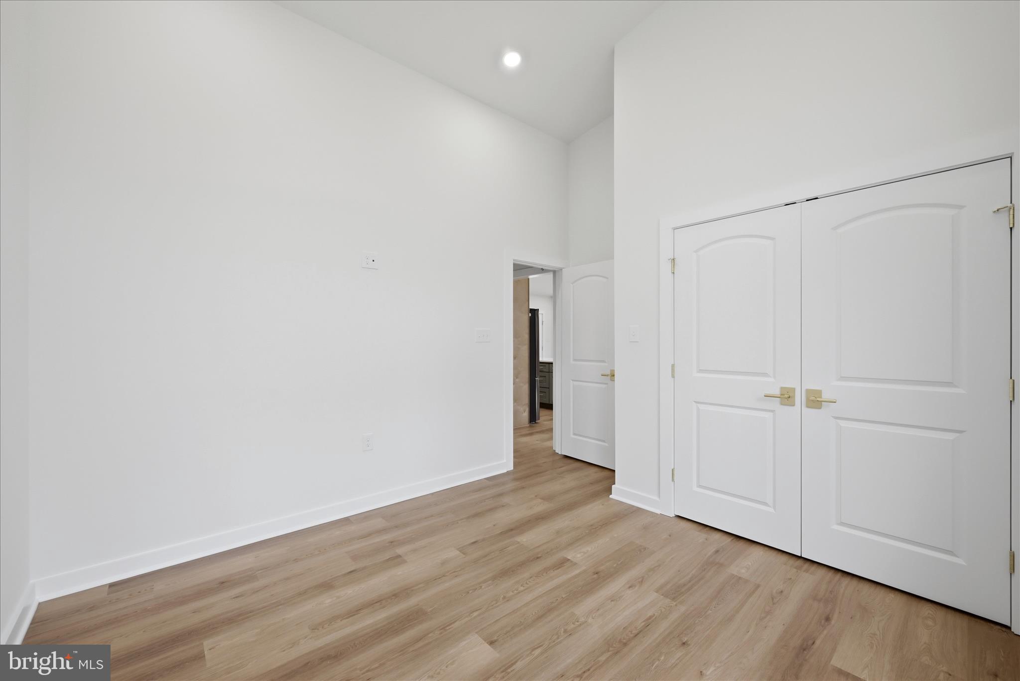 RIVER VIEW PARK - Residential