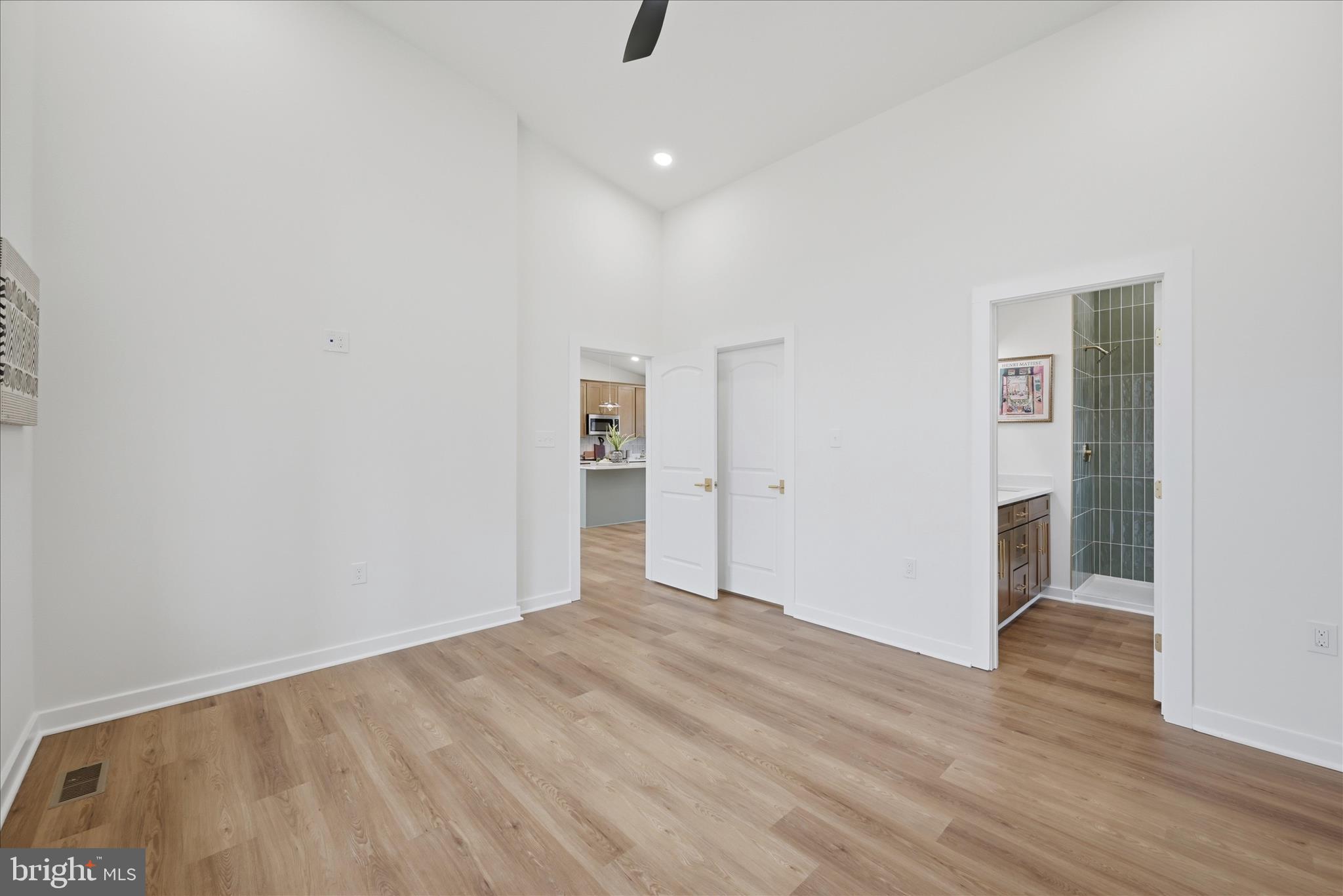 RIVER VIEW PARK - Residential