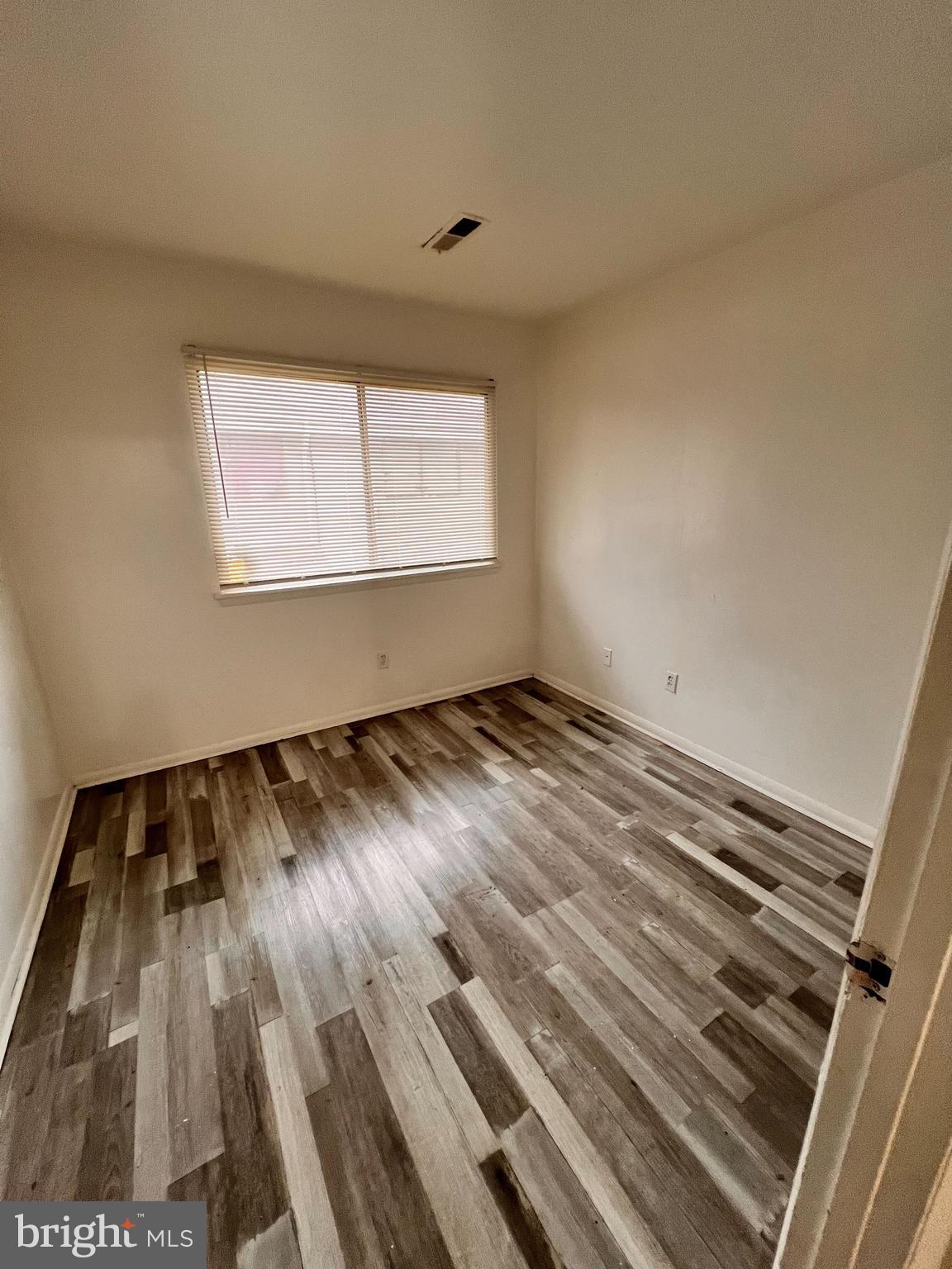 HARFORD COMMONS - Residential Lease