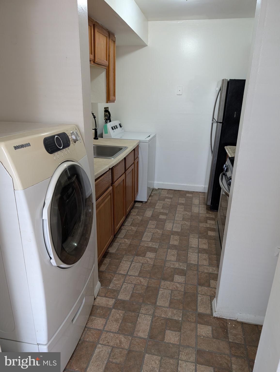 HARFORD COMMONS - Residential Lease