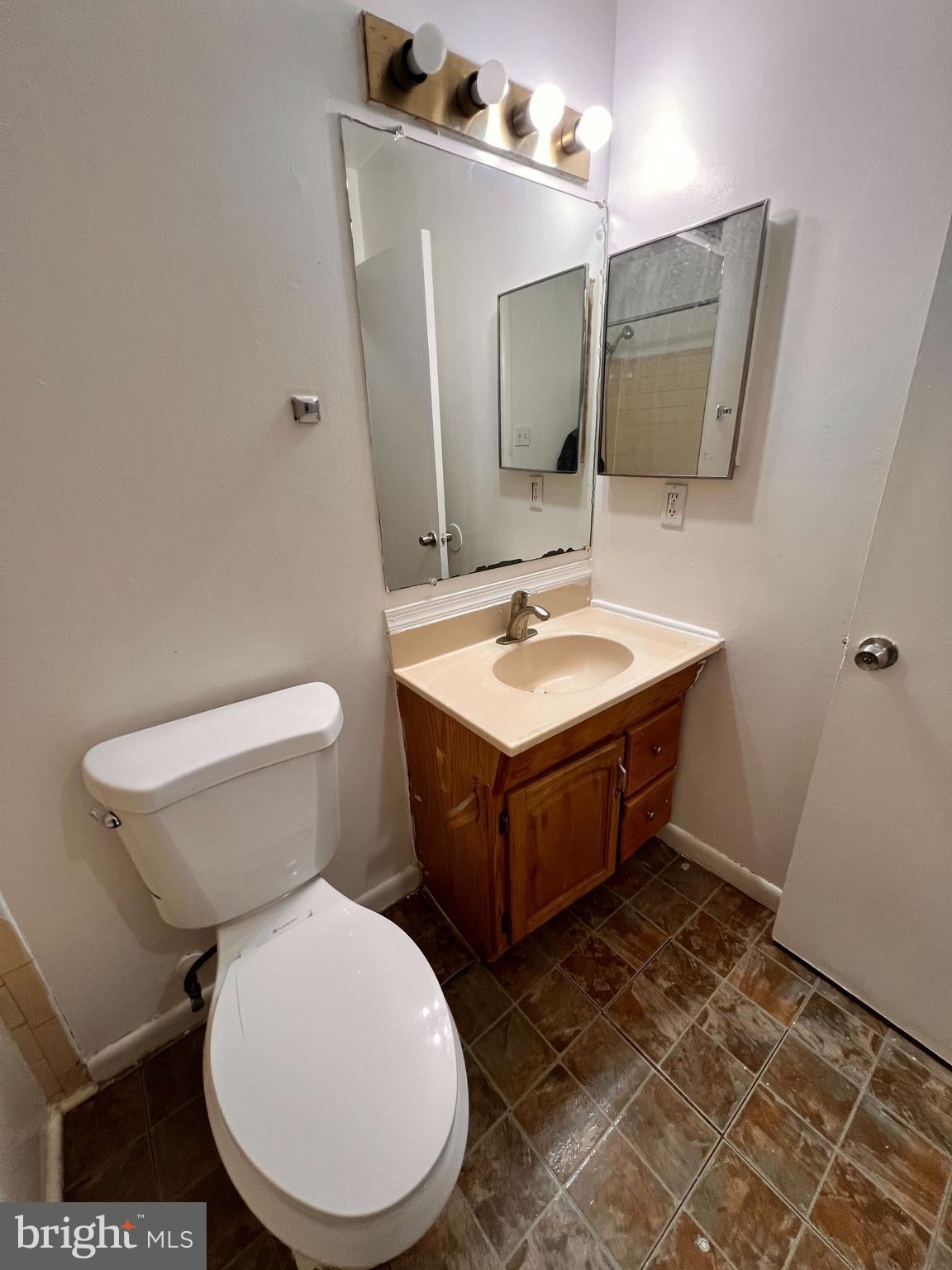 HARFORD COMMONS - Residential Lease