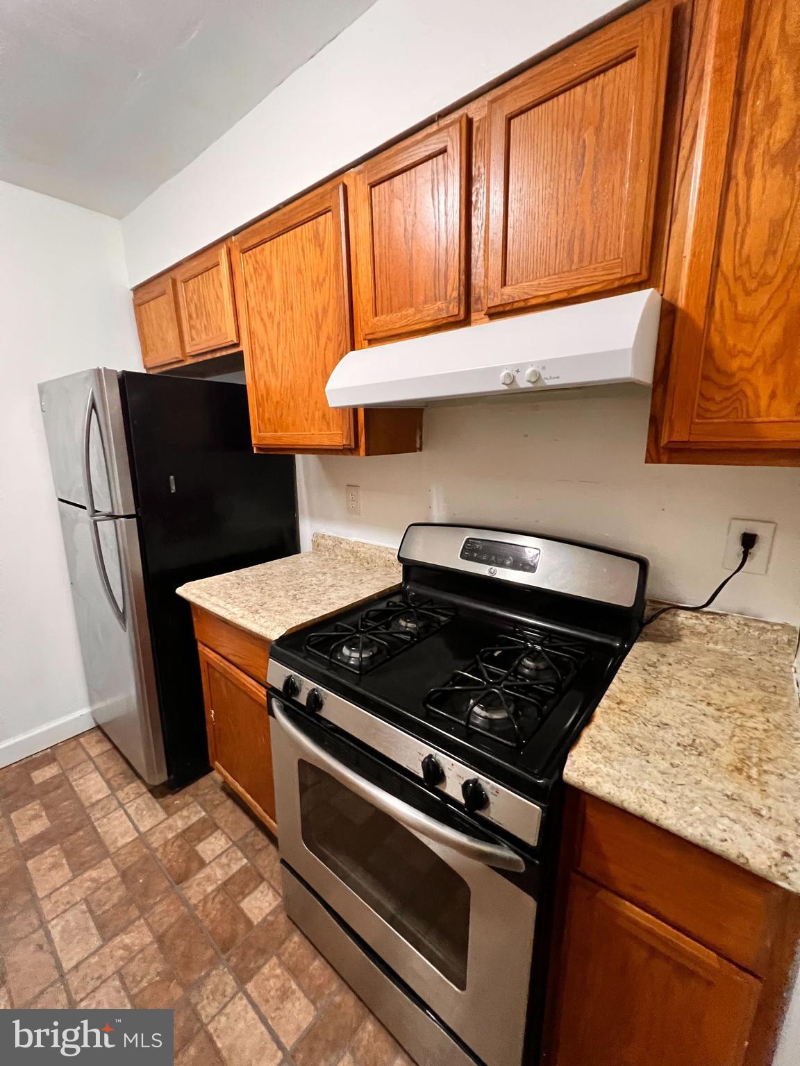 HARFORD COMMONS - Residential Lease