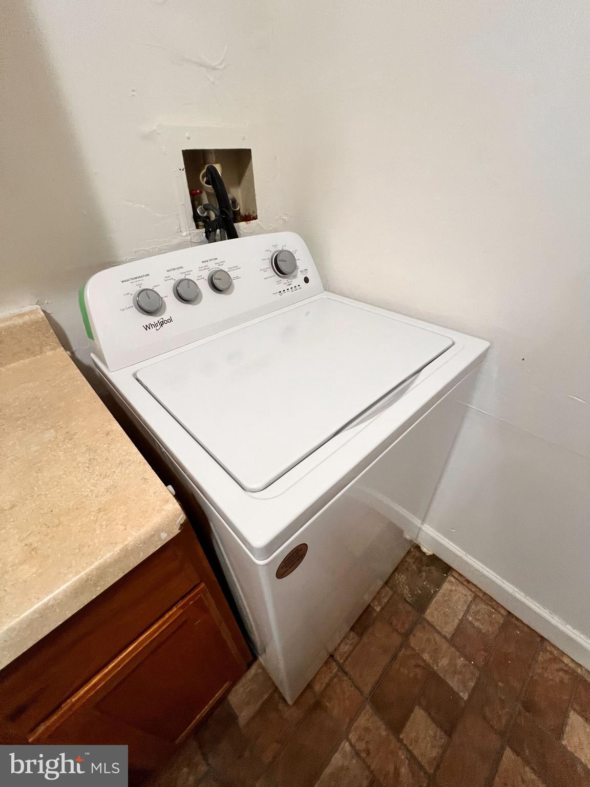 HARFORD COMMONS - Residential Lease