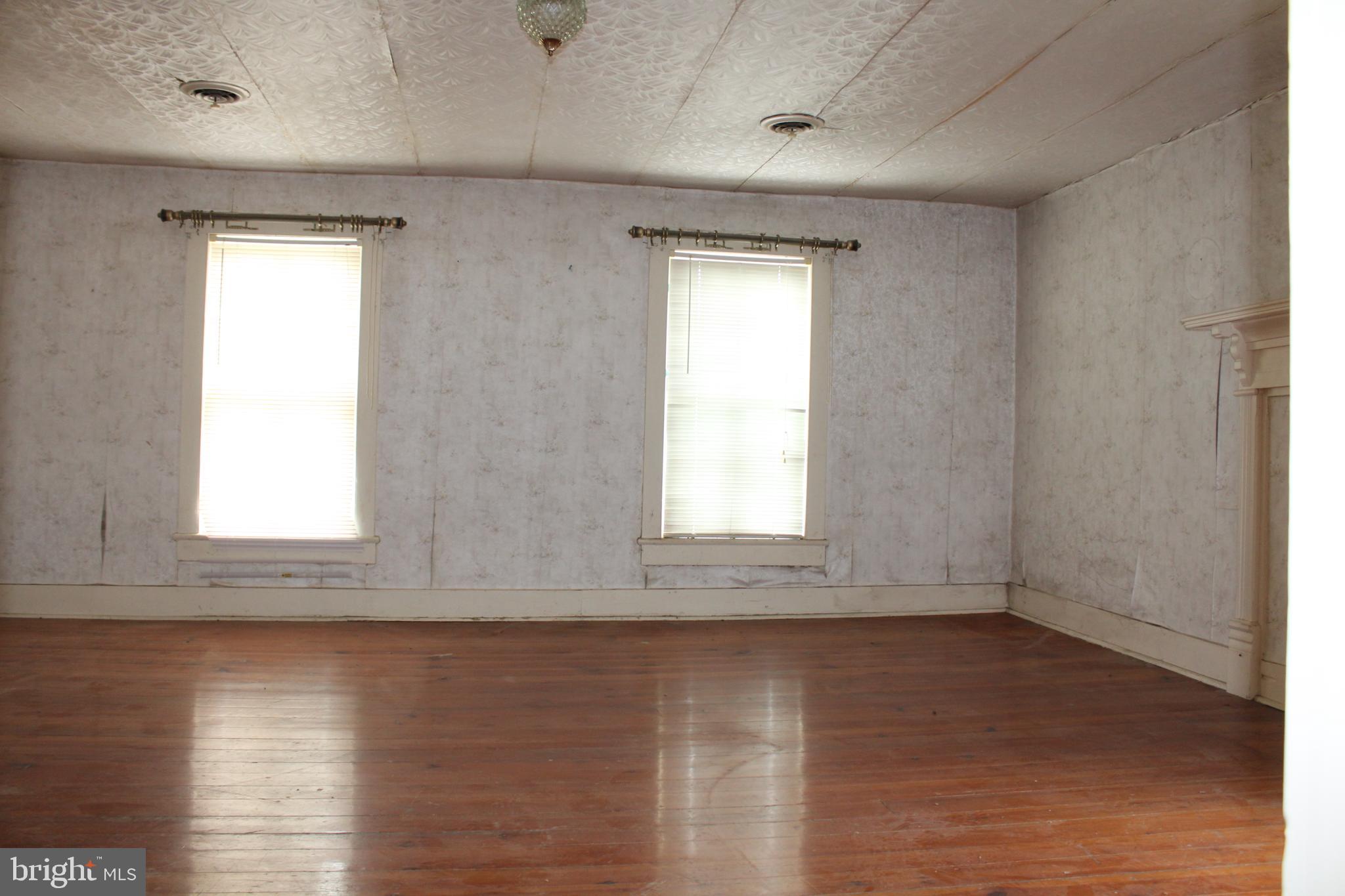 MIDDLETOWN - Residential