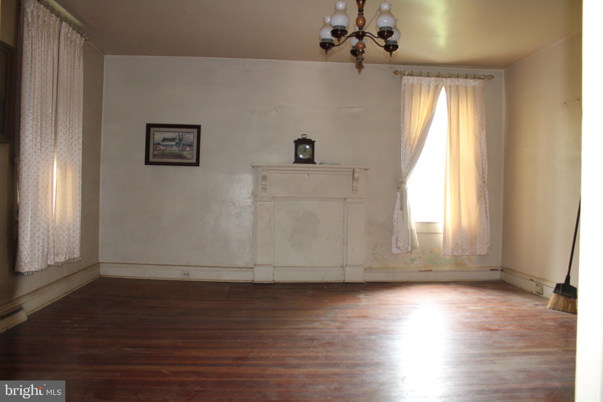 MIDDLETOWN - Residential