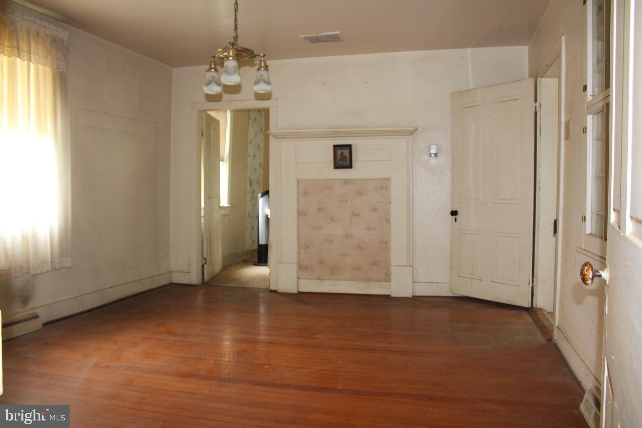 MIDDLETOWN - Residential