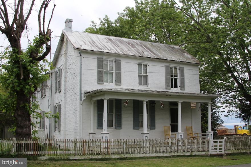 CASH ONLY! NO LOANS! this home sits on a .53 ACRE corner lot. This home is a diamond in the rough. Such good bones, most the floors are in good shape. The home needs to be completely redone inside. Great location with tons of possibility!