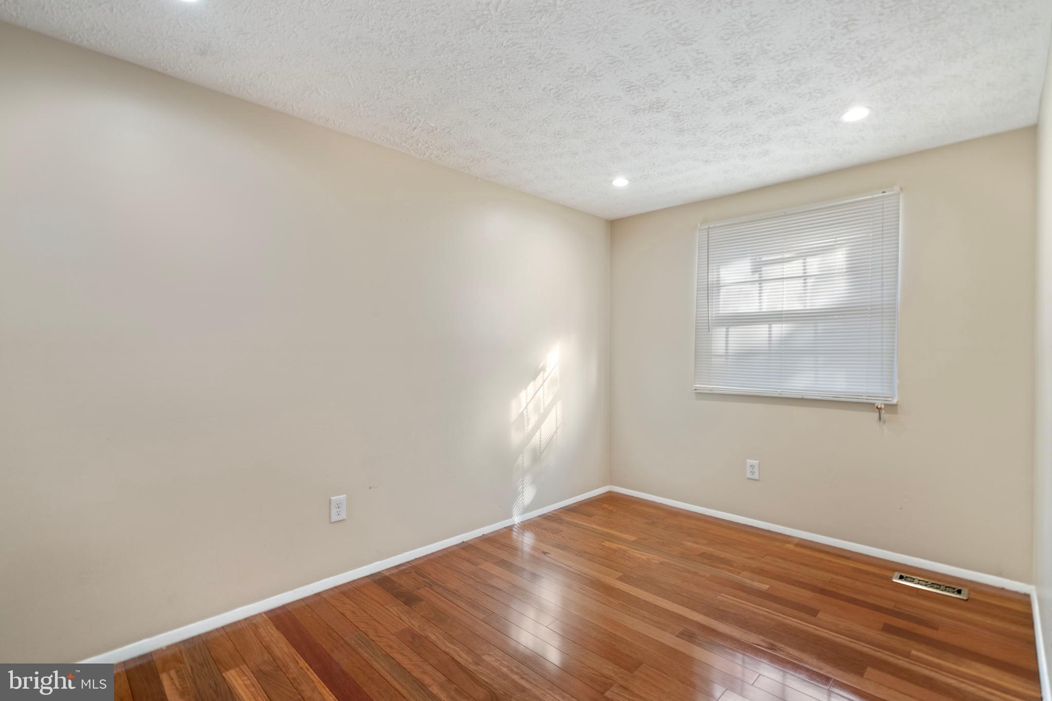 NEWINGTON FOREST - Residential Lease