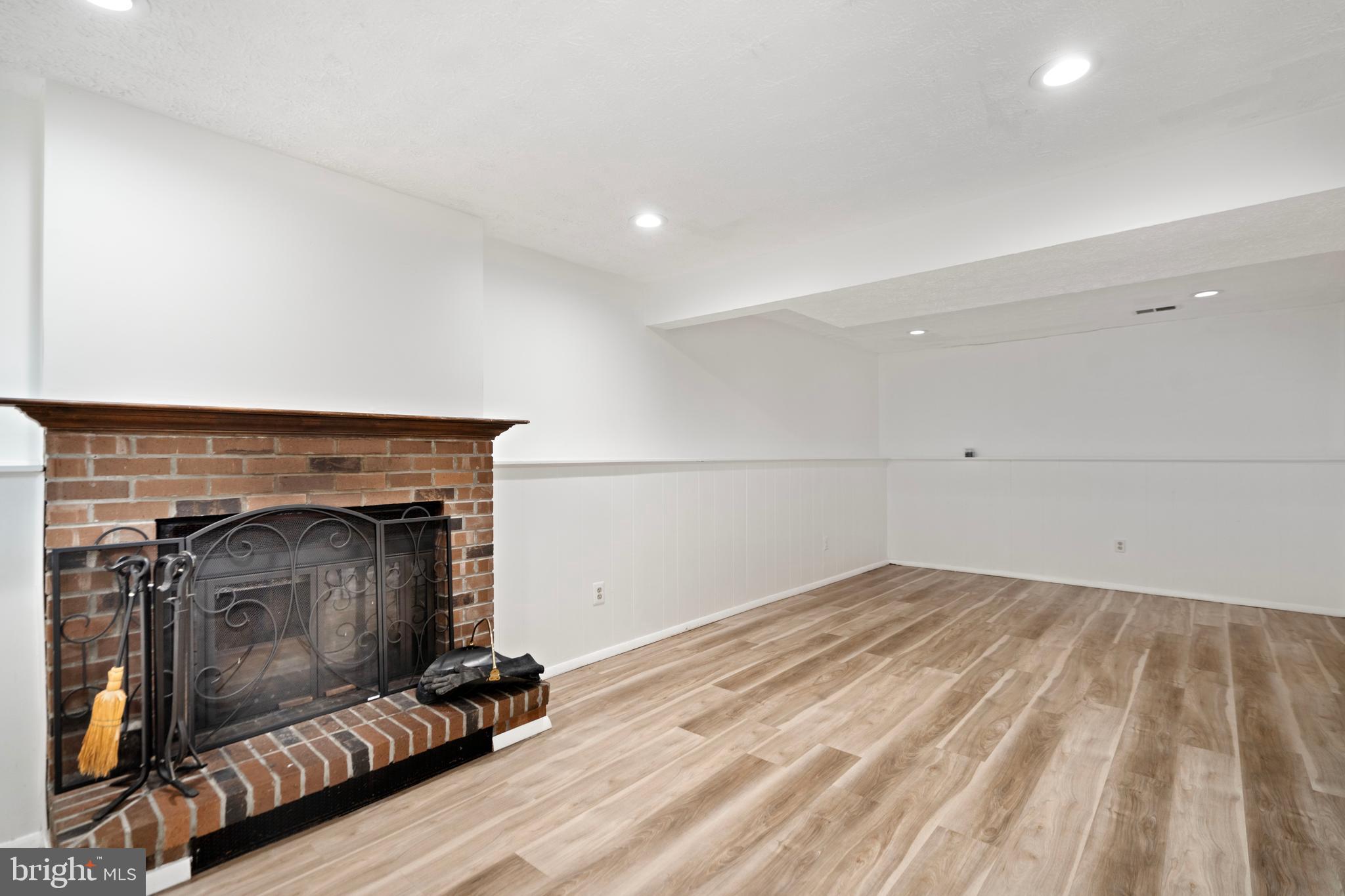 NEWINGTON FOREST - Residential Lease