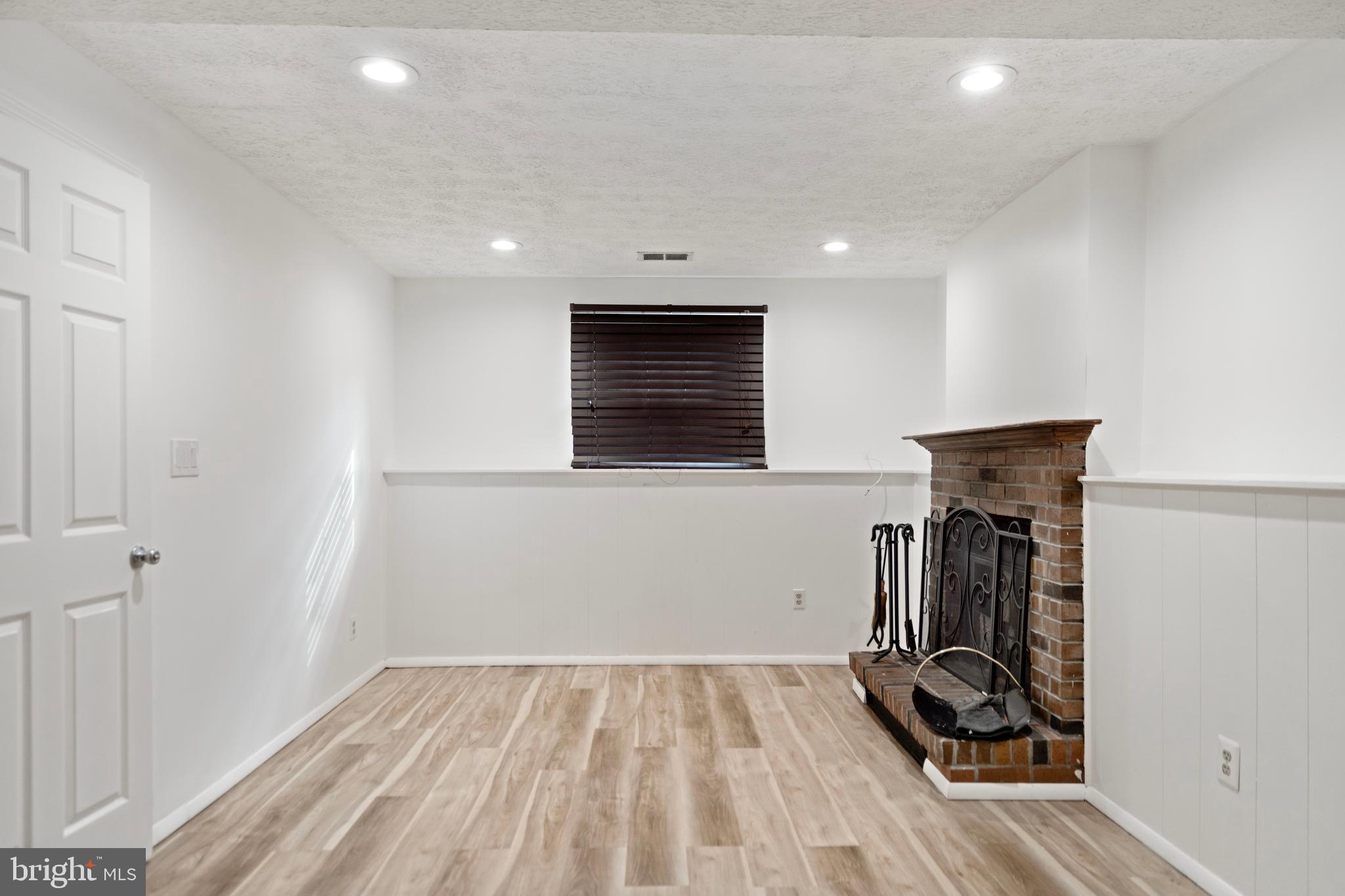 NEWINGTON FOREST - Residential Lease