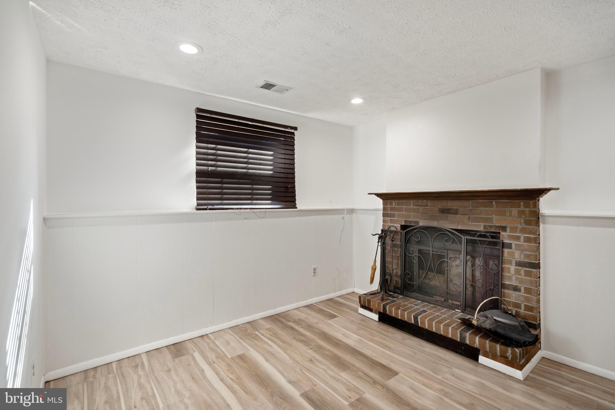 NEWINGTON FOREST - Residential Lease