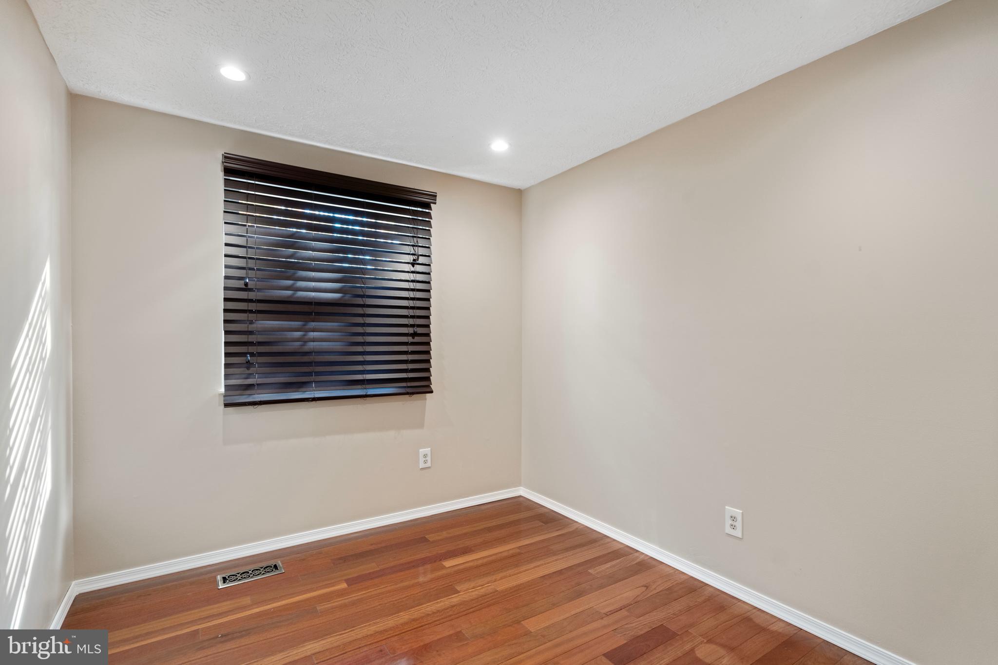 NEWINGTON FOREST - Residential Lease