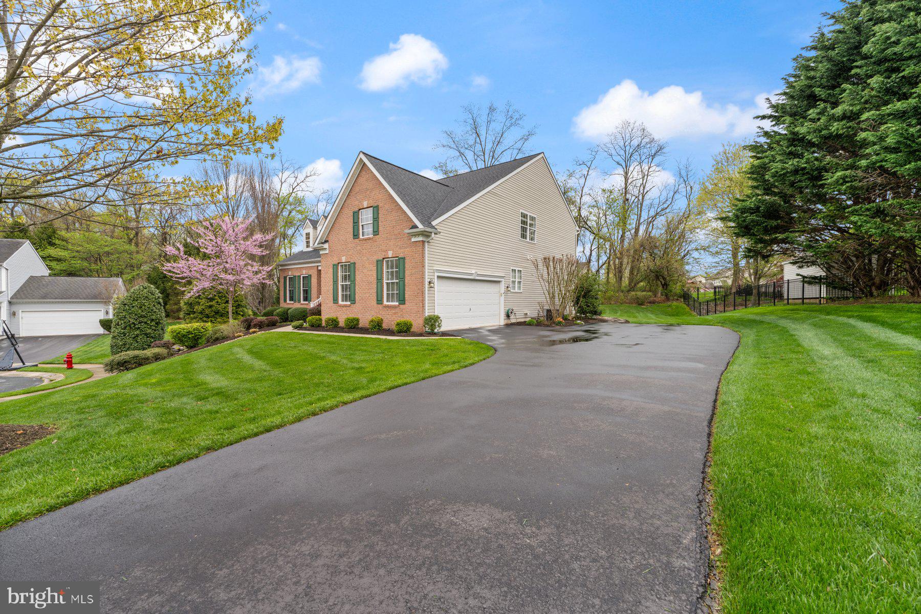 STONE MANOR - Residential