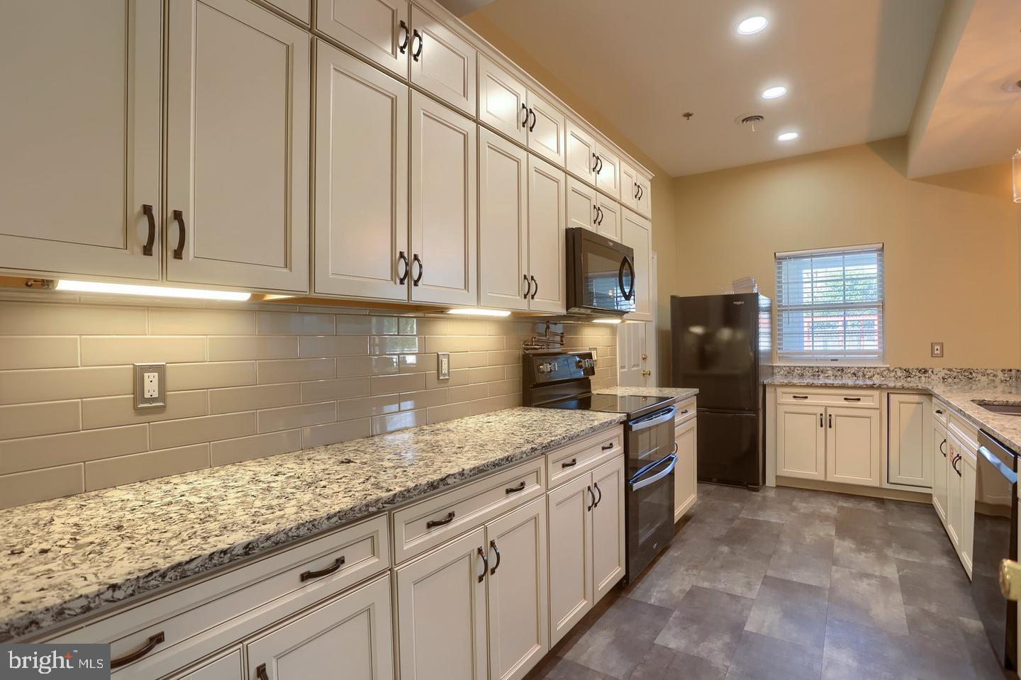 TAYLOR RIDGE CONDOMINIUMS - Residential