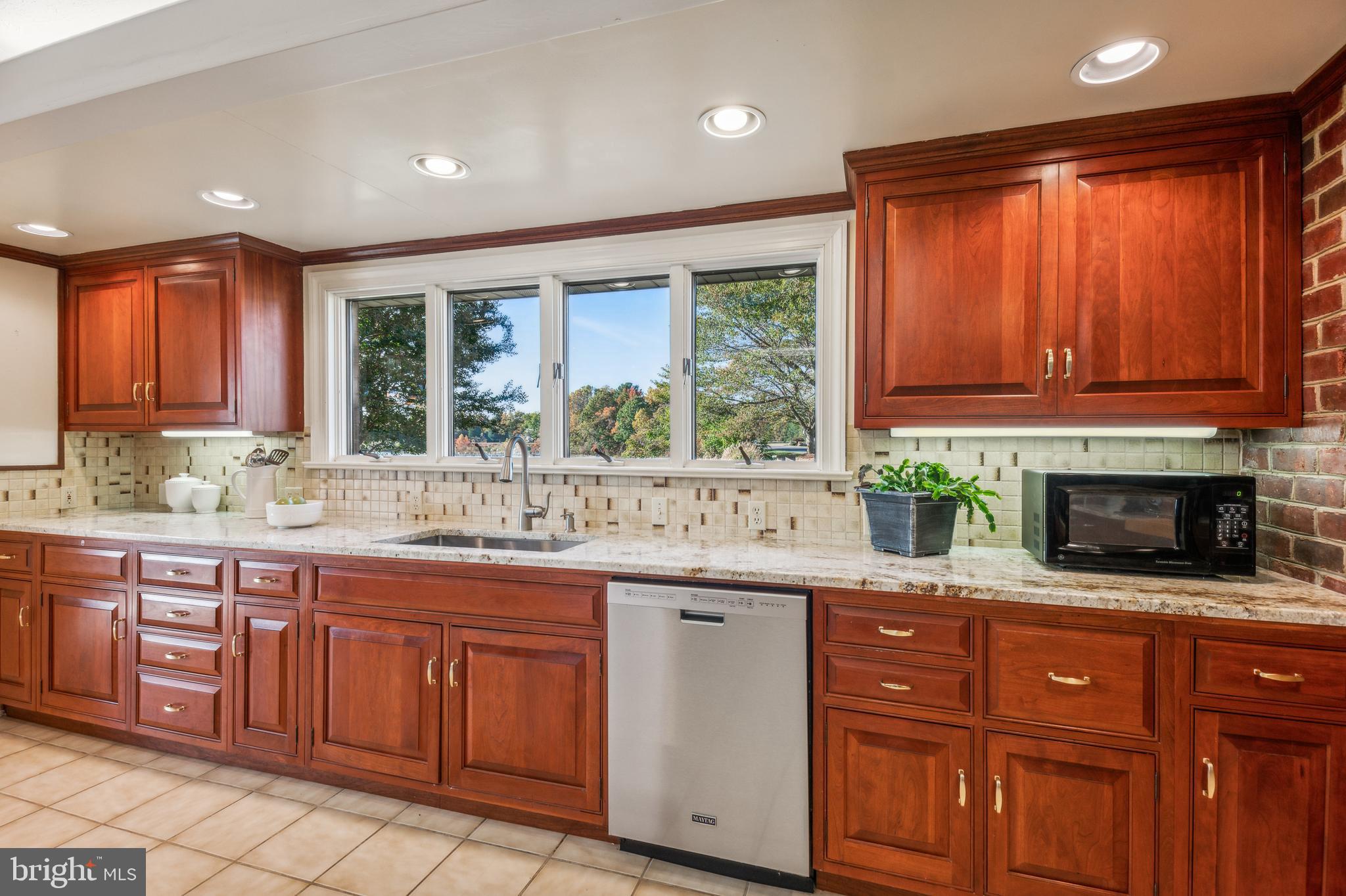 BUTTERFIELDS - Residential