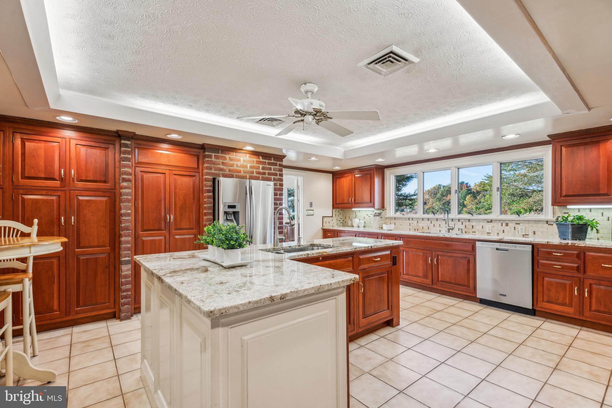 BUTTERFIELDS - Residential