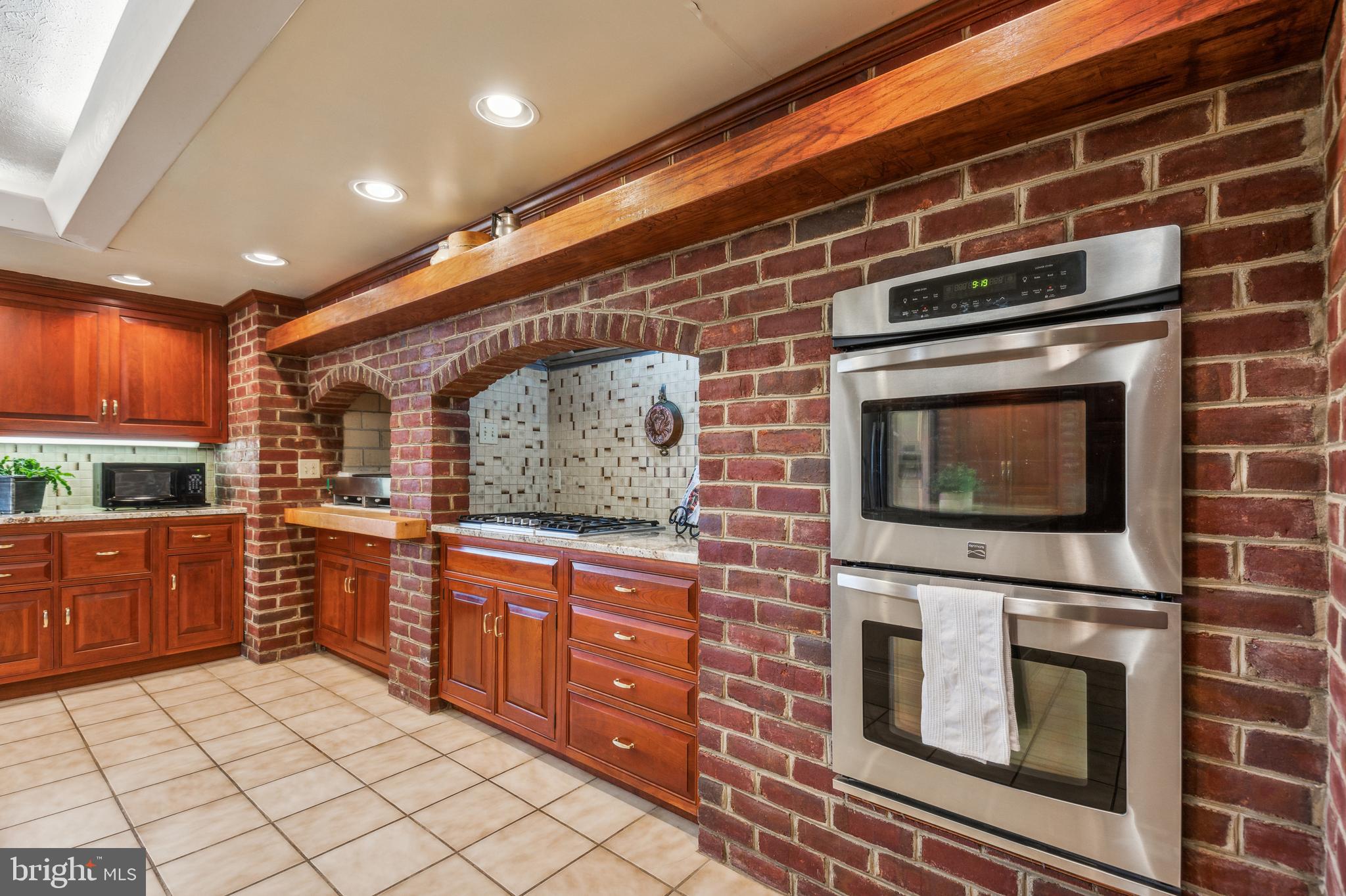 BUTTERFIELDS - Residential