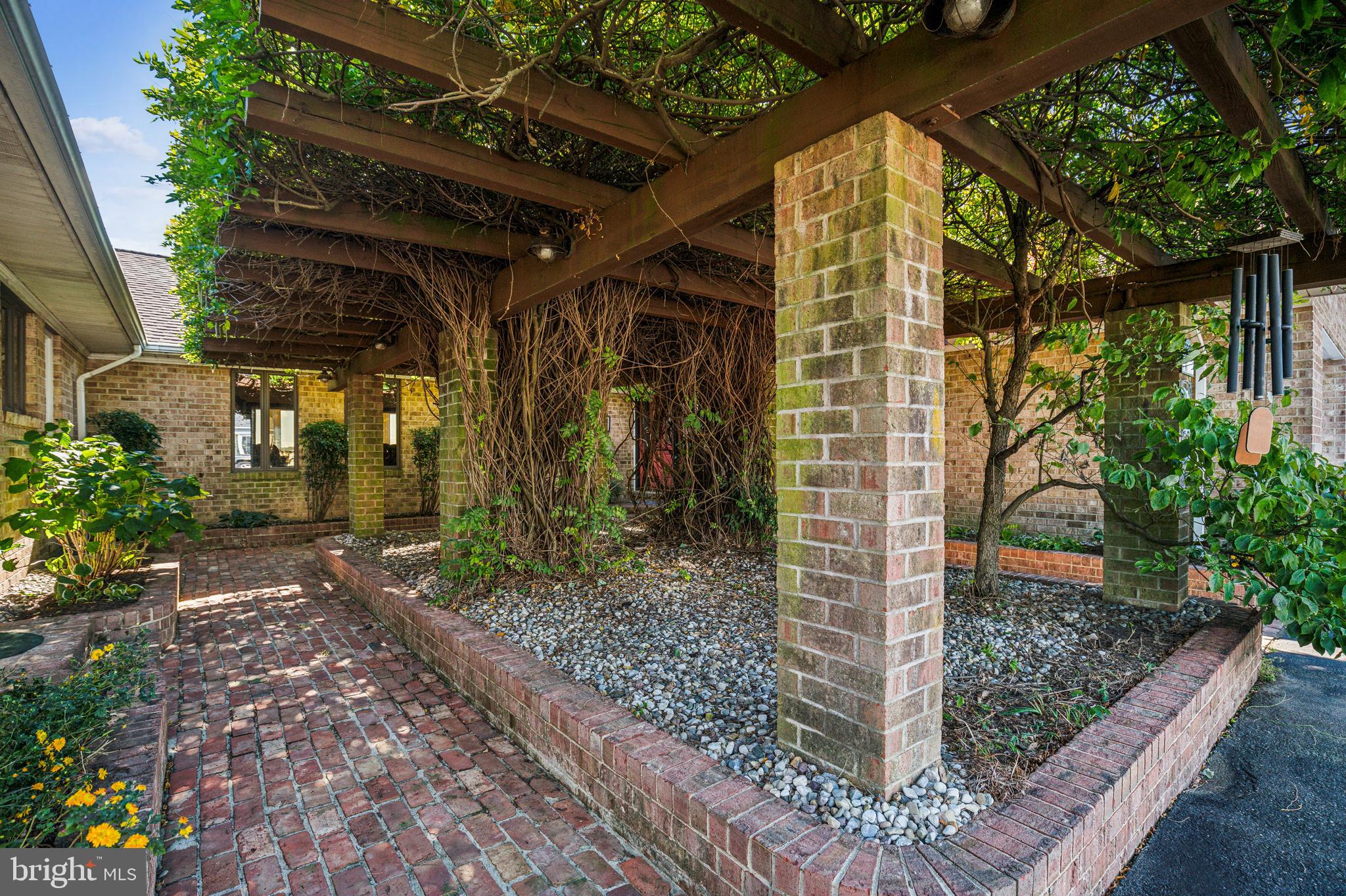 BUTTERFIELDS - Residential