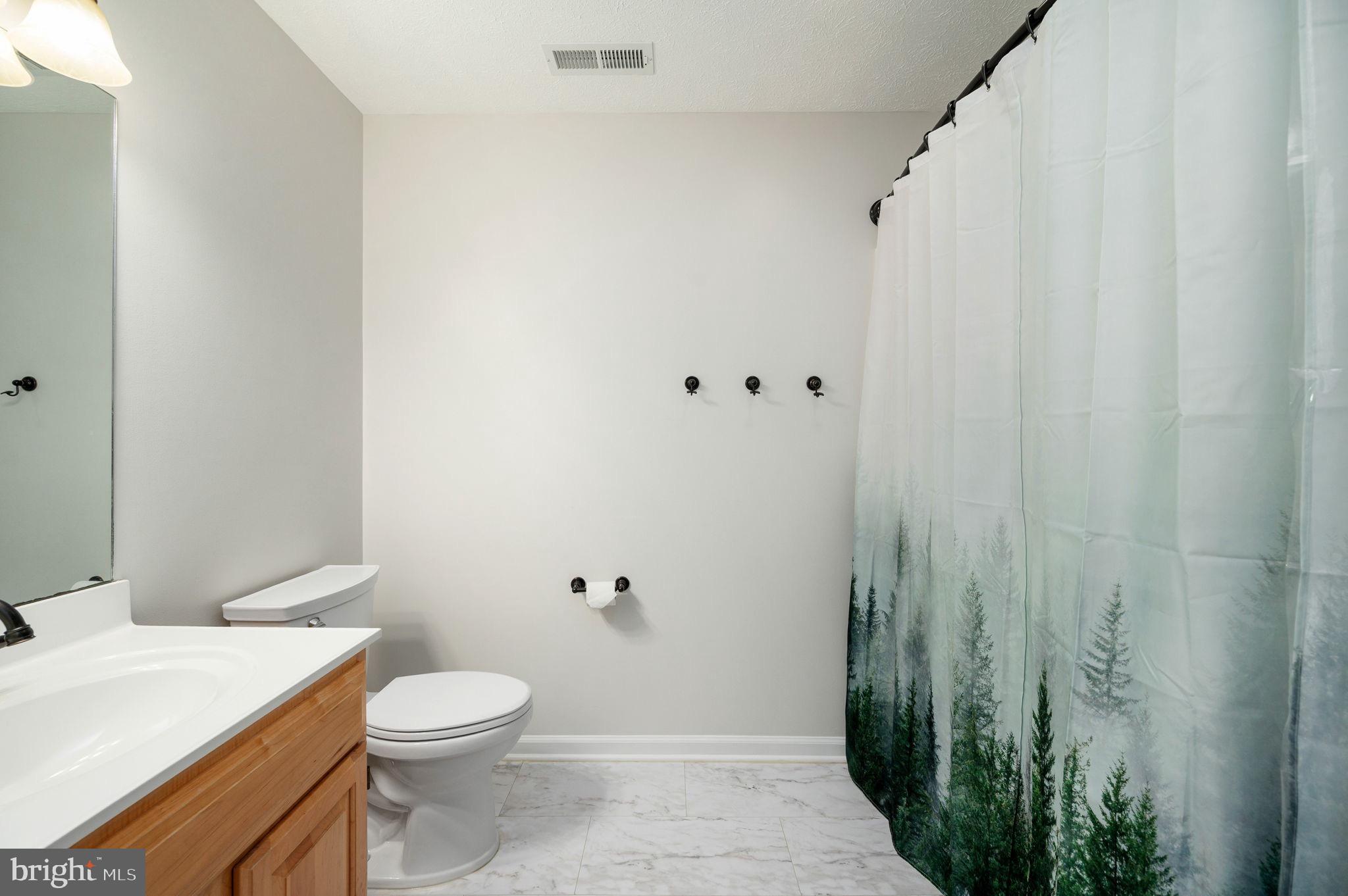 LAKE MONTICELLO - Residential