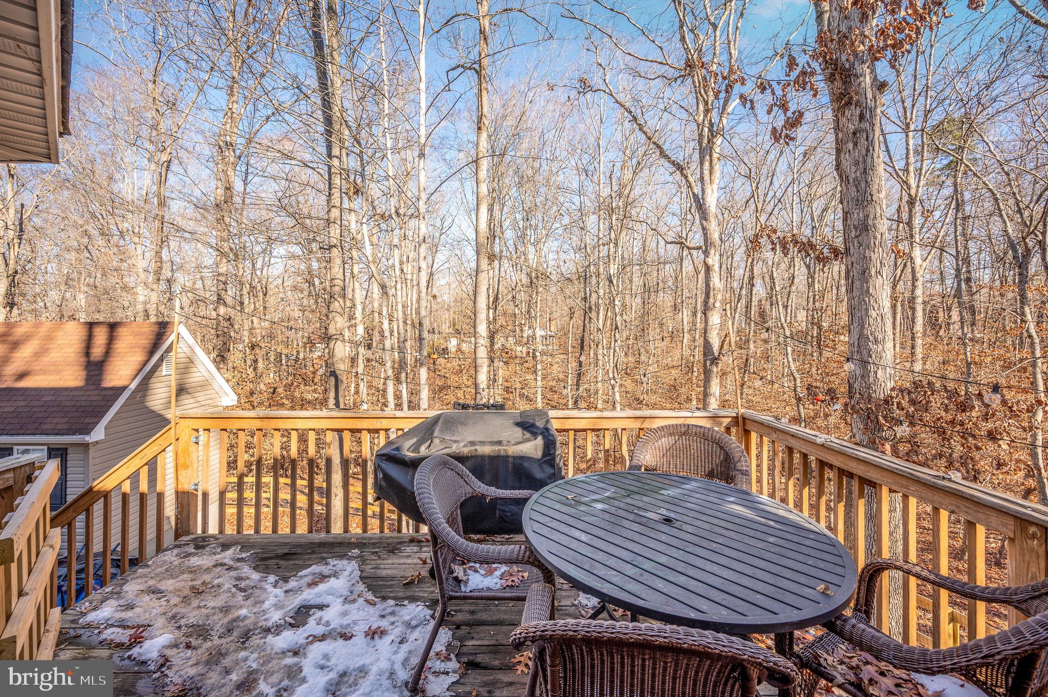 LAKE MONTICELLO - Residential