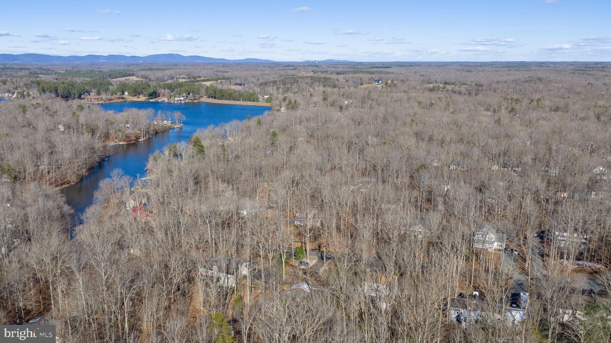LAKE MONTICELLO - Residential