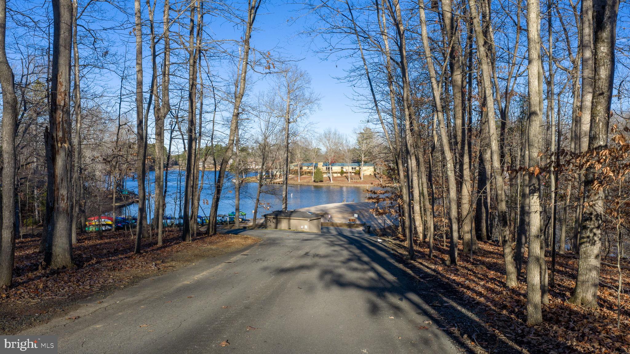 LAKE MONTICELLO - Residential