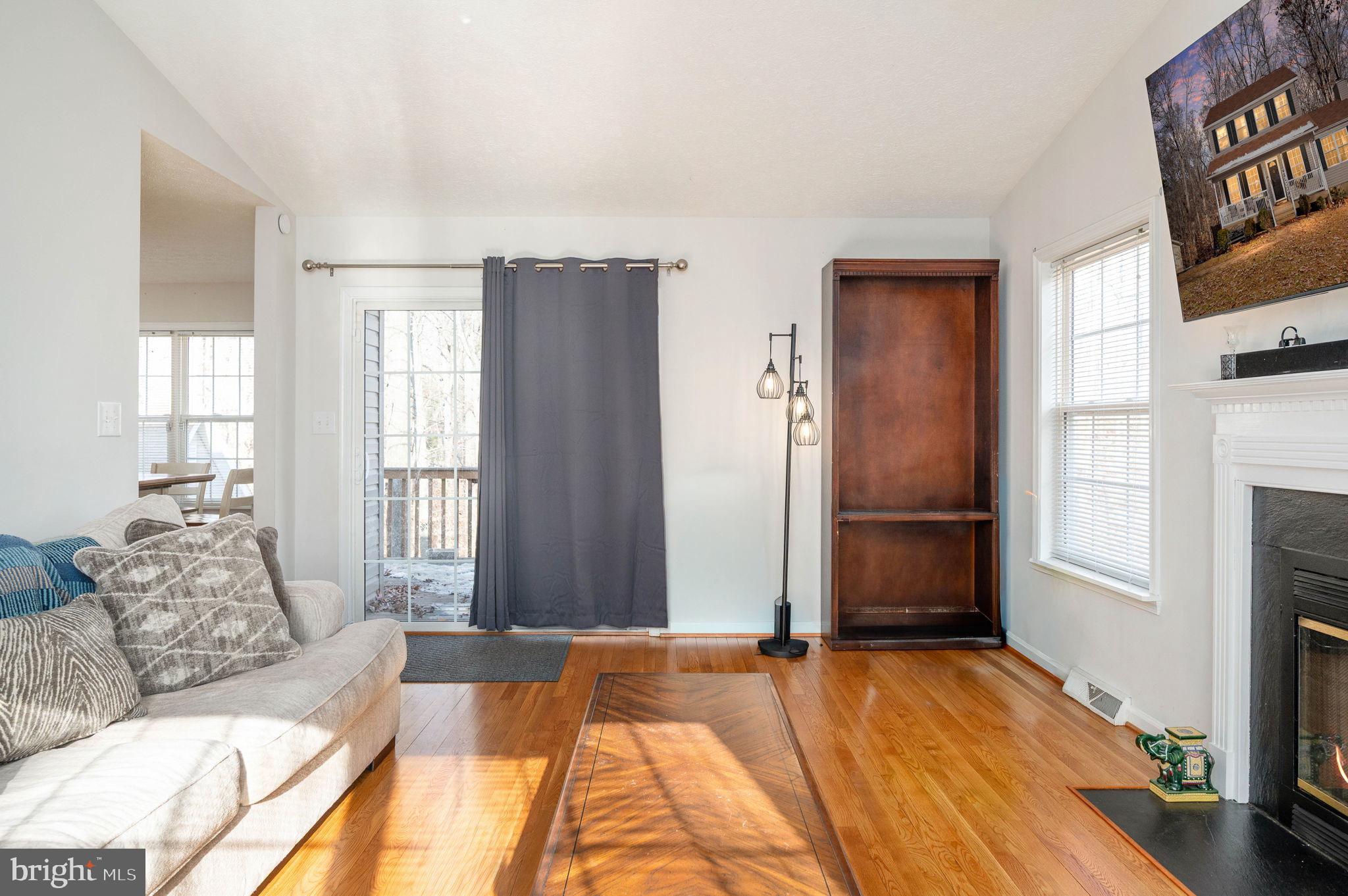 LAKE MONTICELLO - Residential