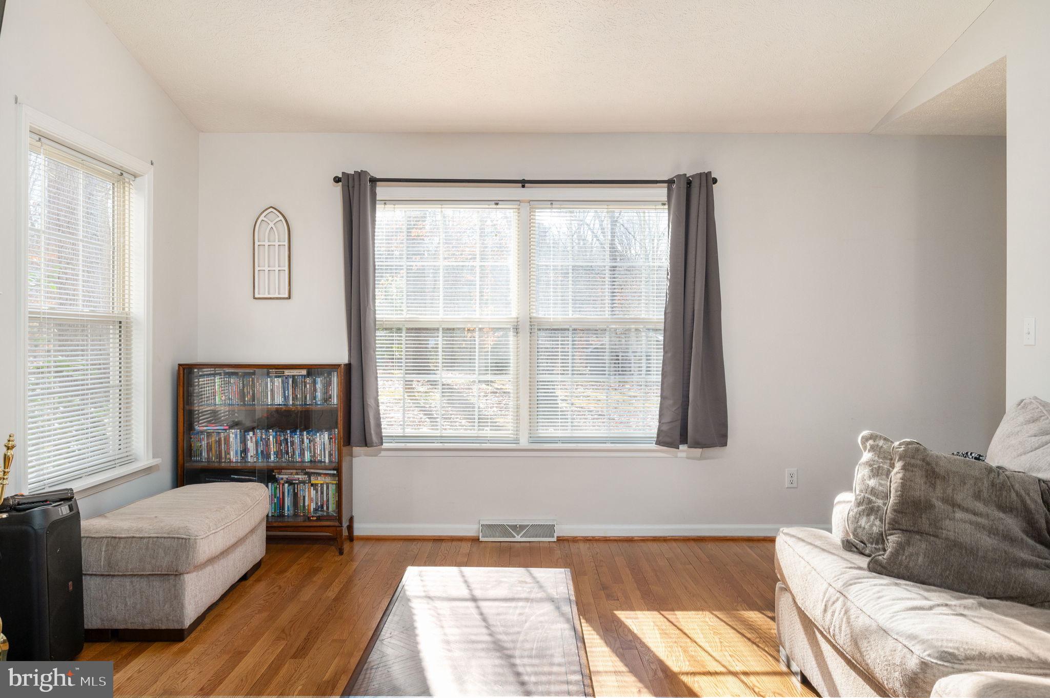 LAKE MONTICELLO - Residential